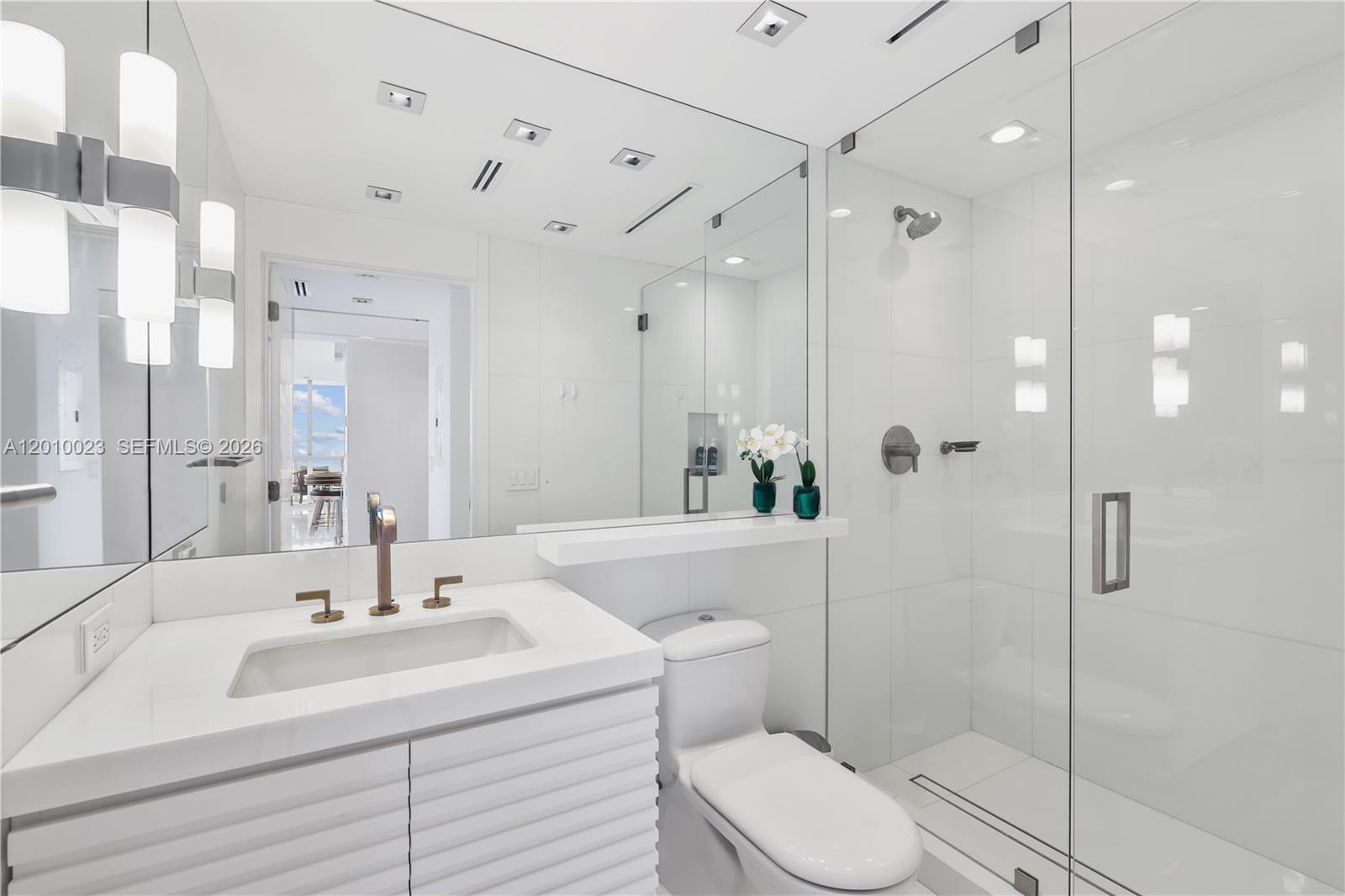 6899 Collins Ave #2208 Miami Beach, FL 33141