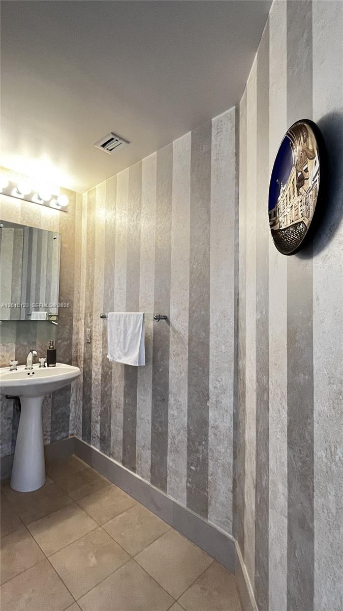 21150 Point Pl #1202 Aventura, FL 33180