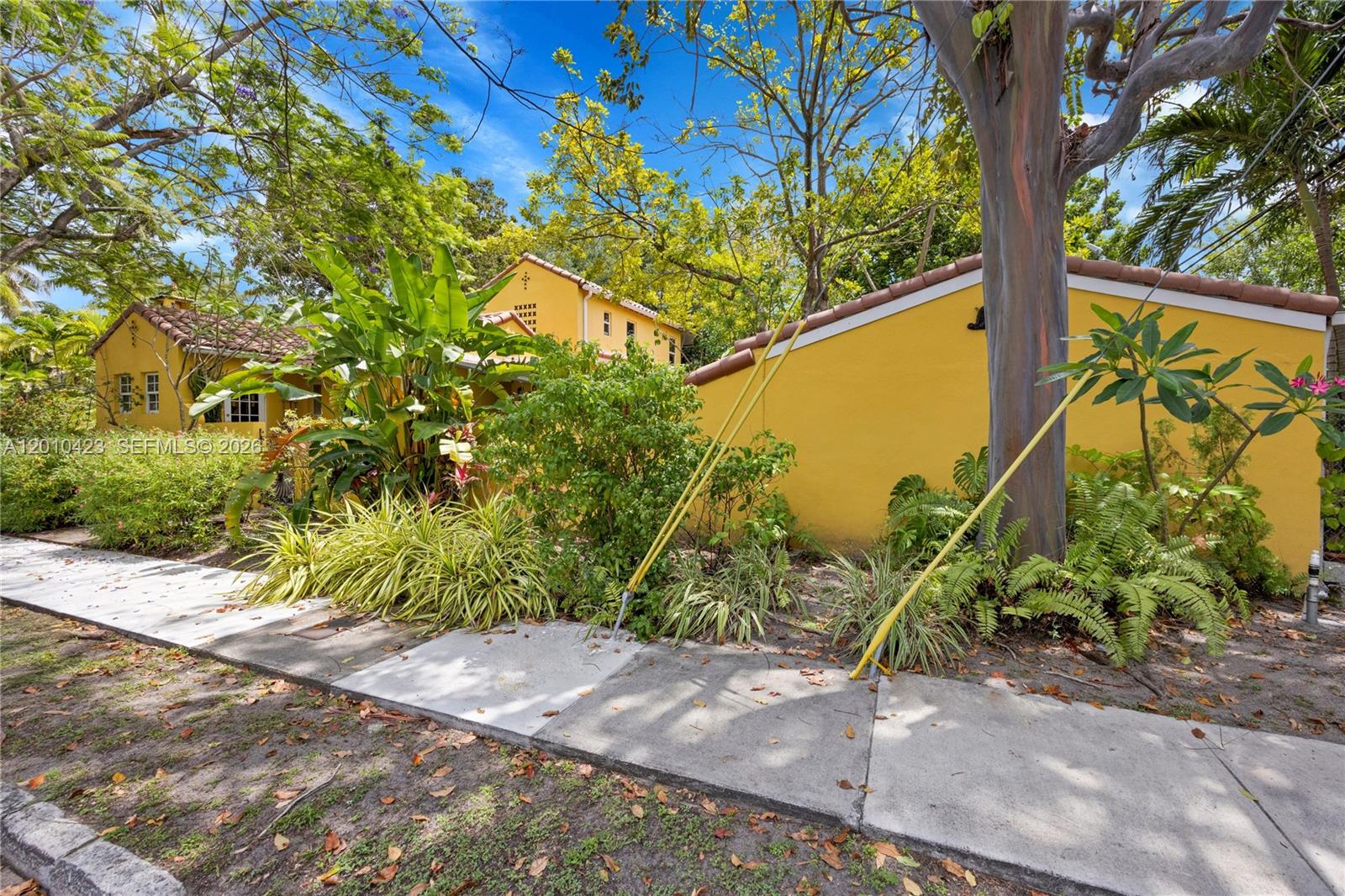 650 NE 76th St Miami, FL 33138