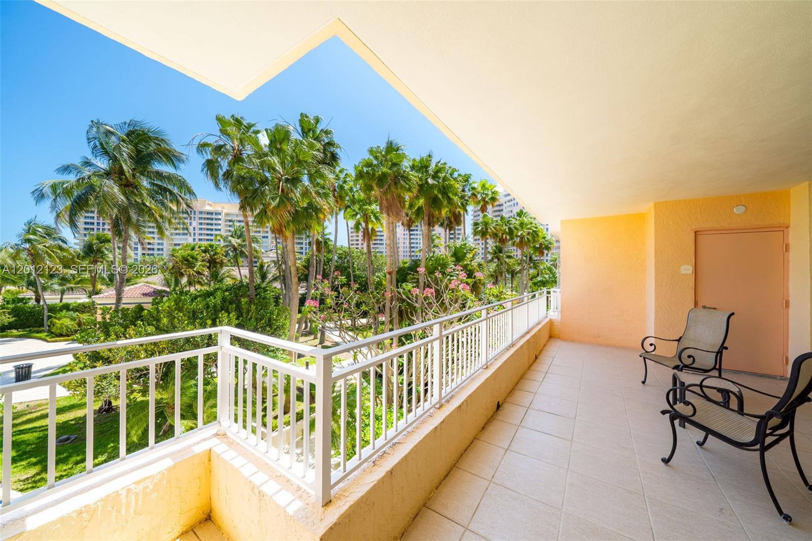 791 Crandon Blvd #404 Key Biscayne, FL 33149