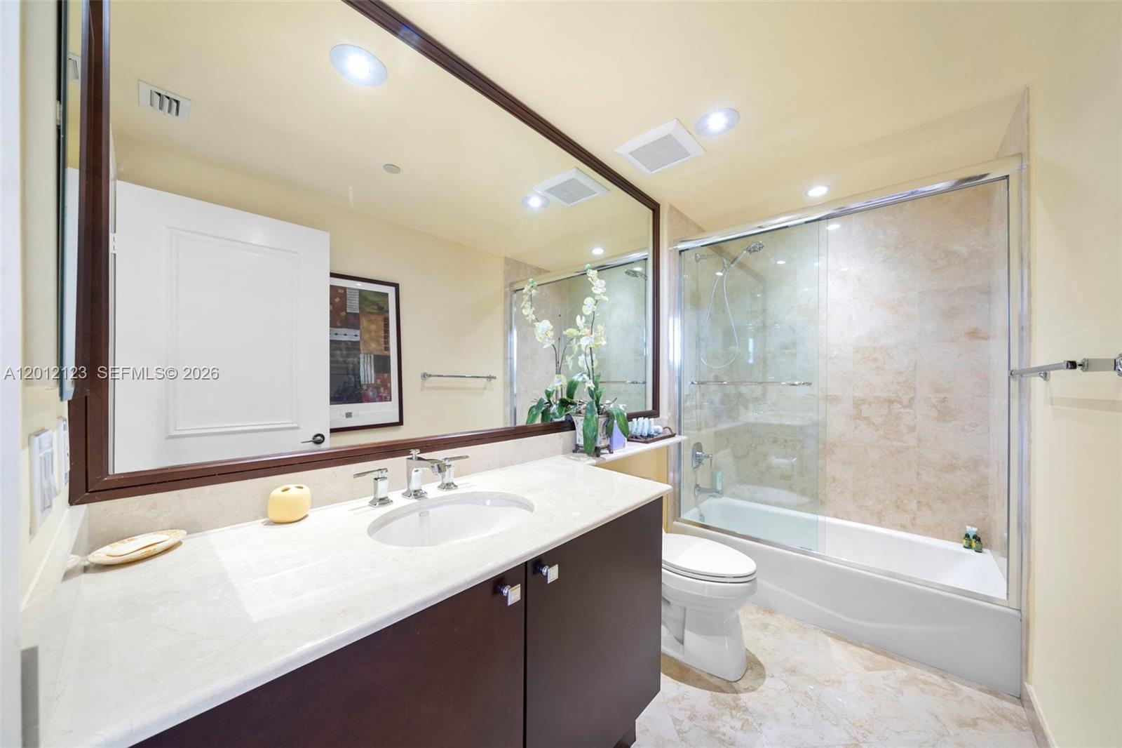 791 Crandon Blvd #404 Key Biscayne, FL 33149
