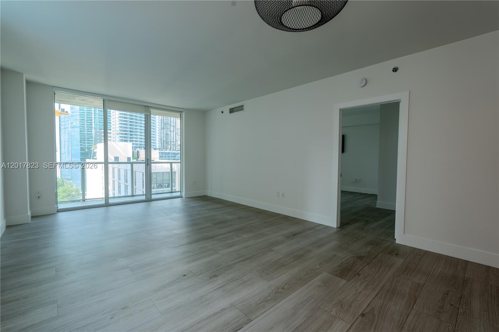 500 Brickell Ave #1407 Miami, FL 33131