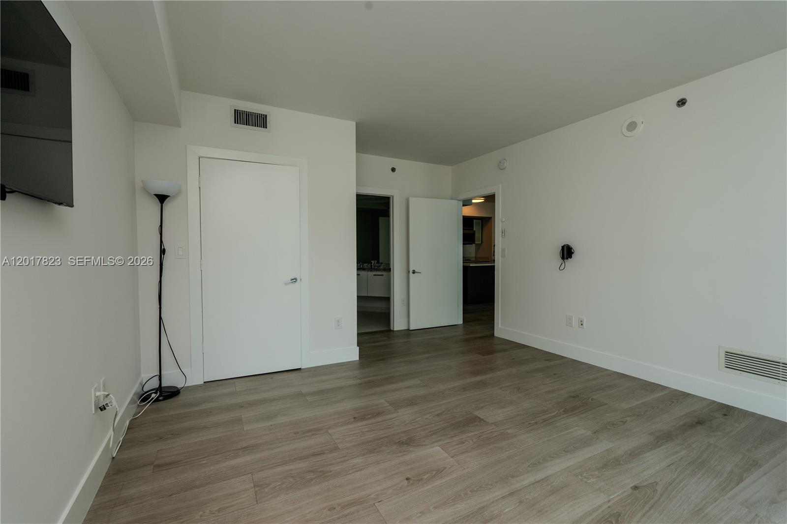 500 Brickell Ave #1407 Miami, FL 33131