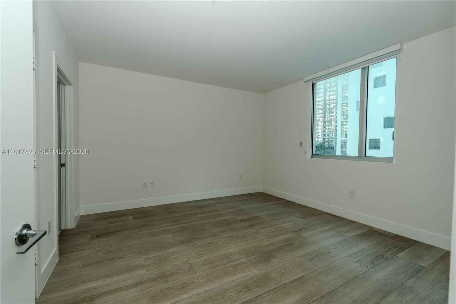 500 Brickell Ave #1407 Miami, FL 33131