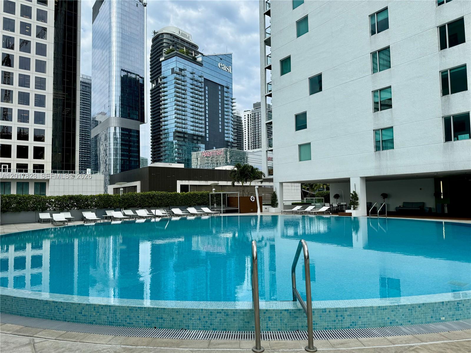 500 Brickell Ave #1407 Miami, FL 33131
