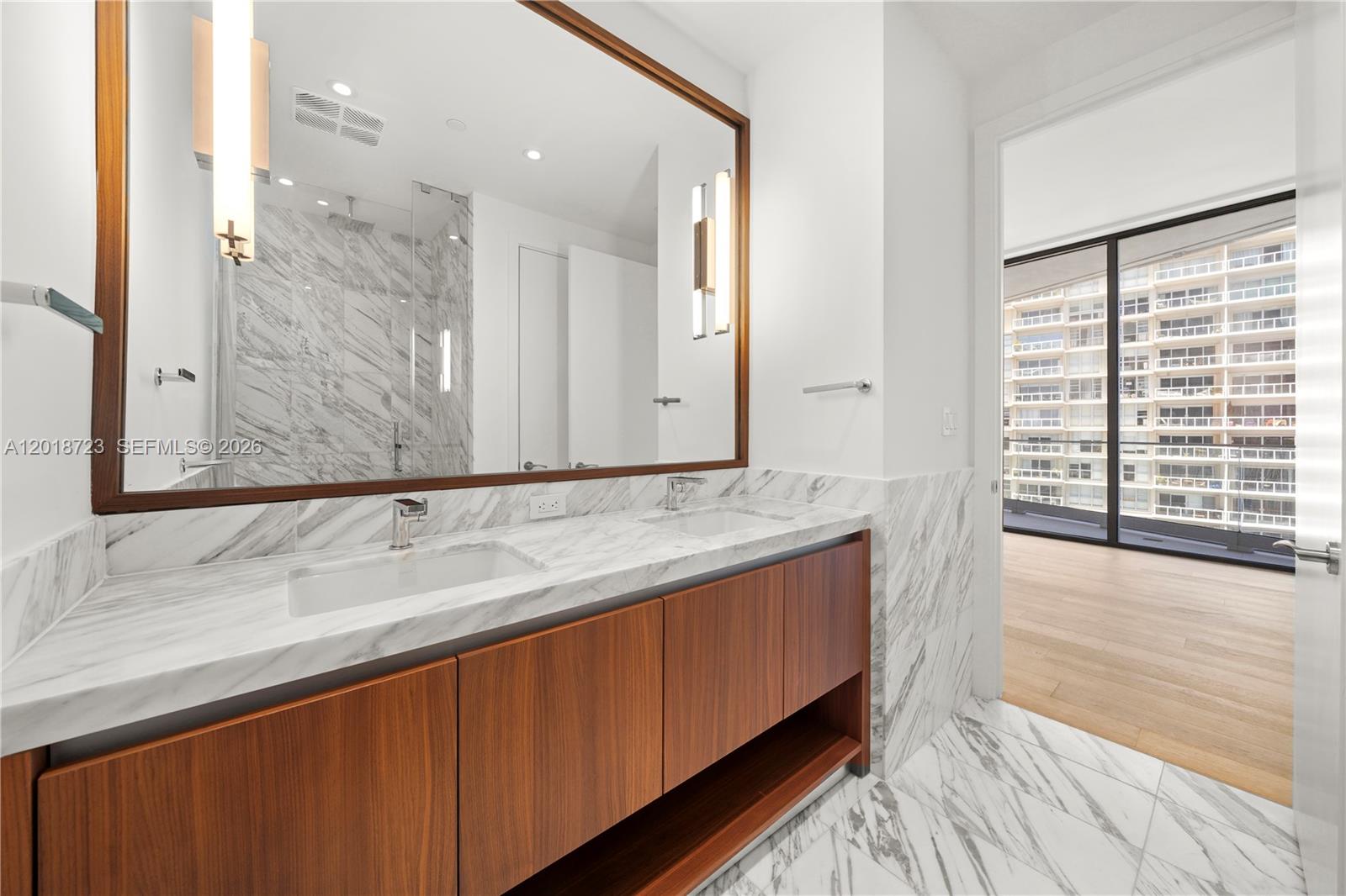 image Una Residences10
