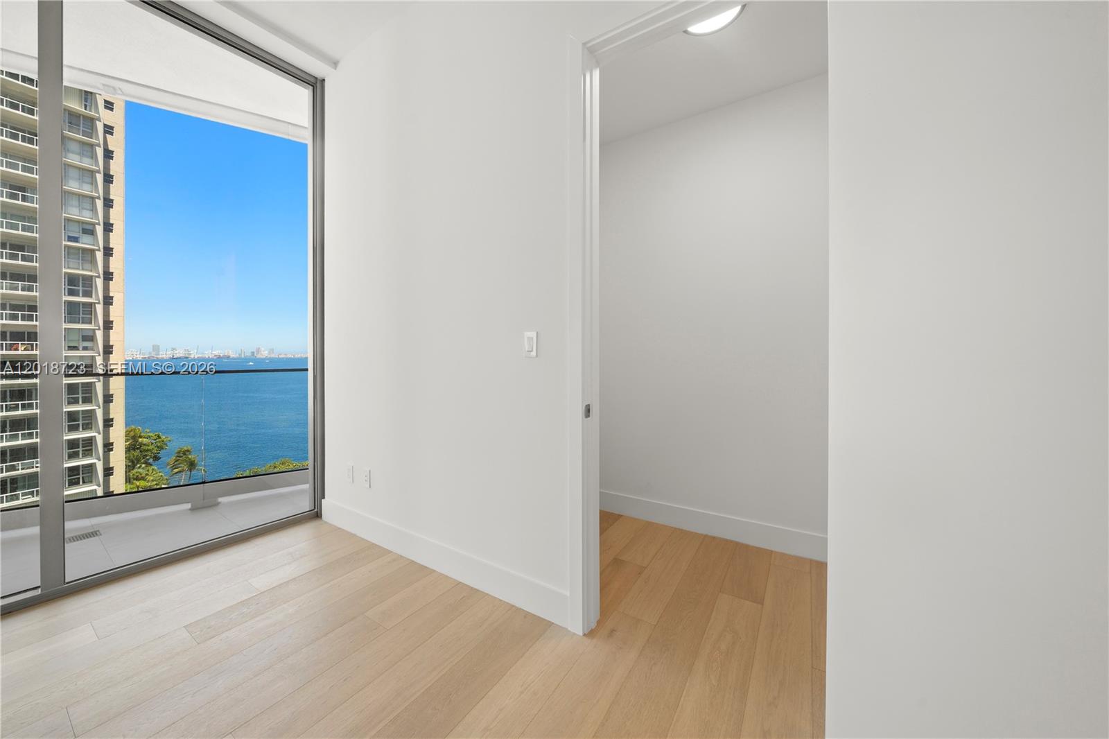 image Una Residences11