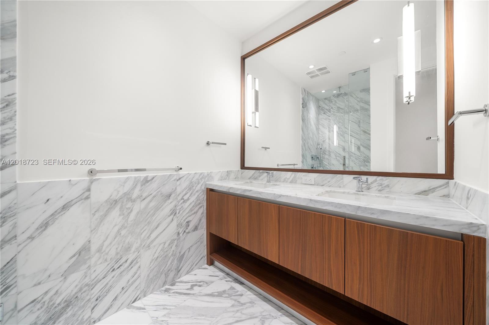 image Una Residences8