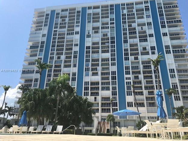 881 Ocean Dr #TH11