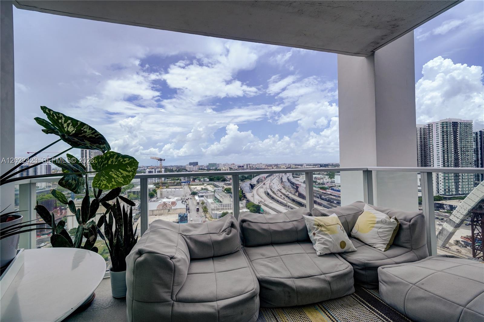 1040 Biscayne Blvd #1606