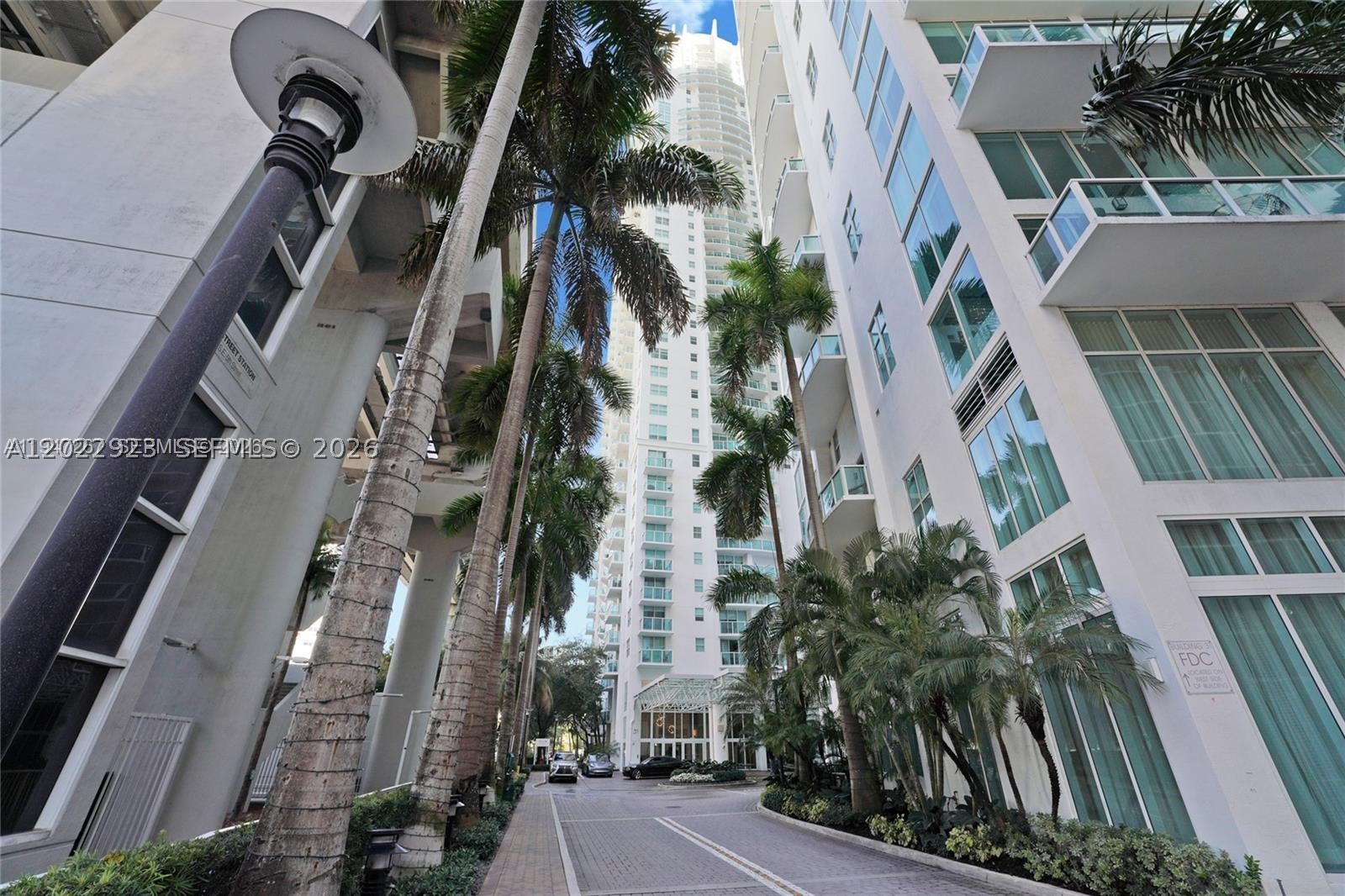 image Brickell on the River North13