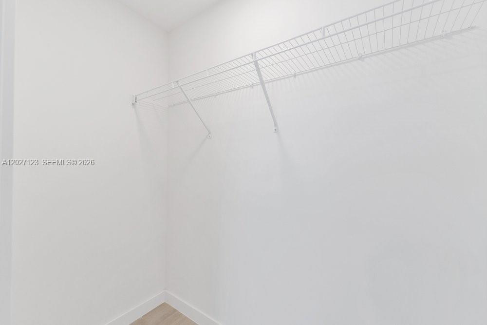 77 SE 5th #1711 Miami, FL 33131