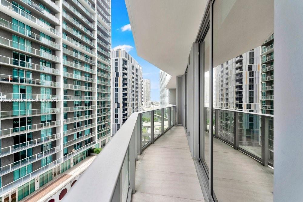 77 SE 5th #1711 Miami, FL 33131