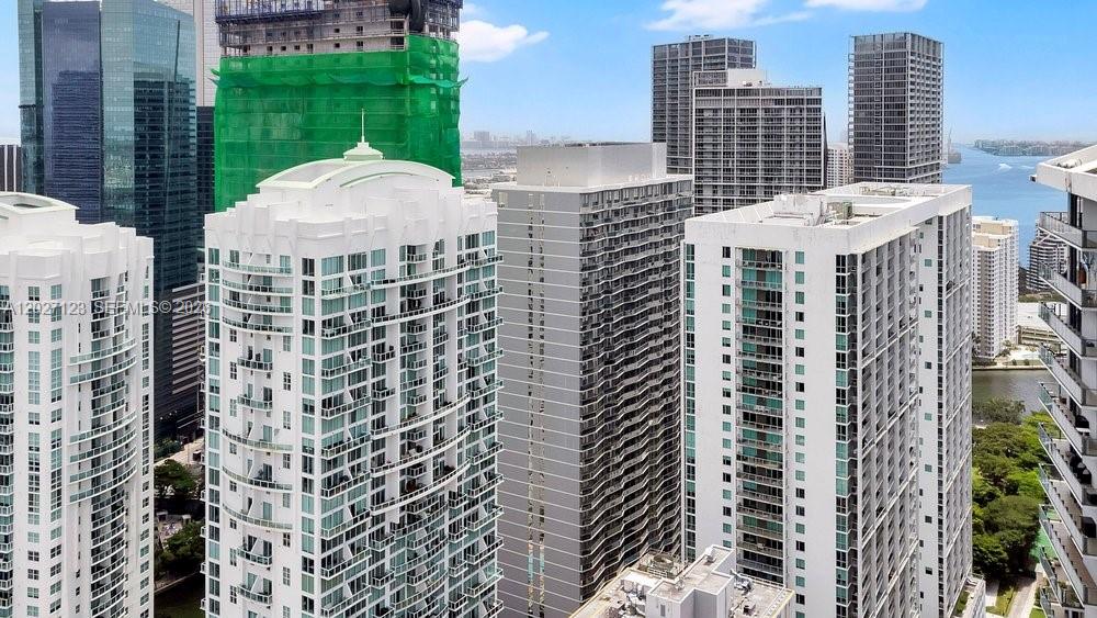 77 SE 5th #1711 Miami, FL 33131