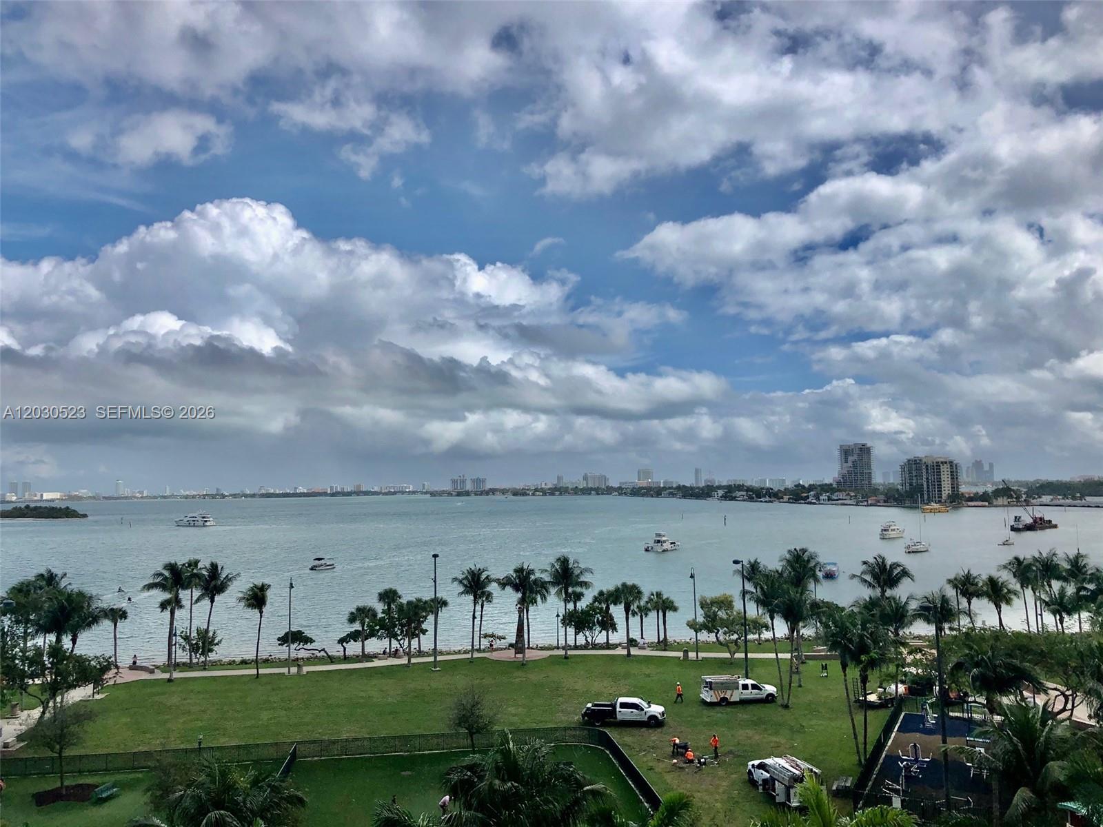 1800 N Bayshore Dr #605