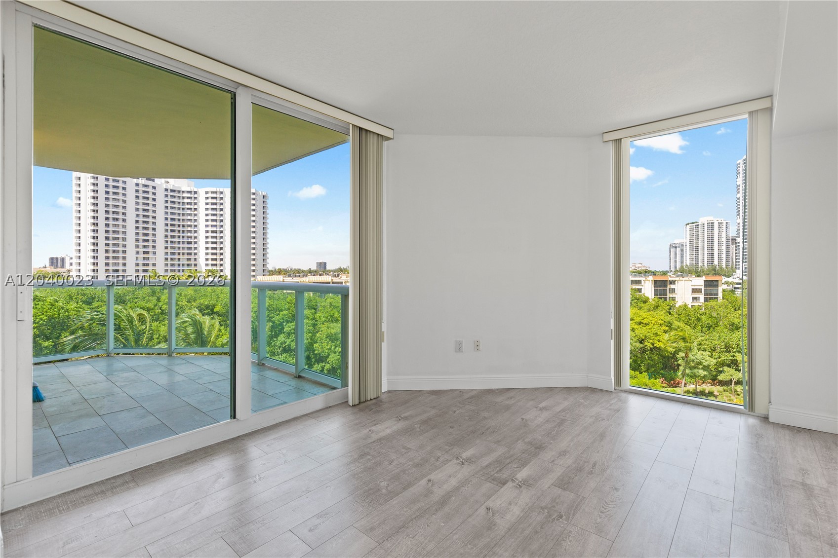 3370 Hidden Bay Dr #602 Aventura, FL 33180
