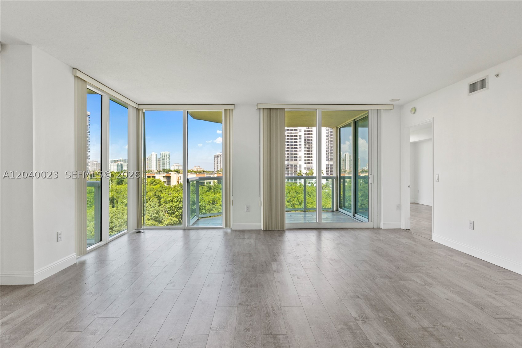 3370 Hidden Bay Dr #602 Aventura, FL 33180