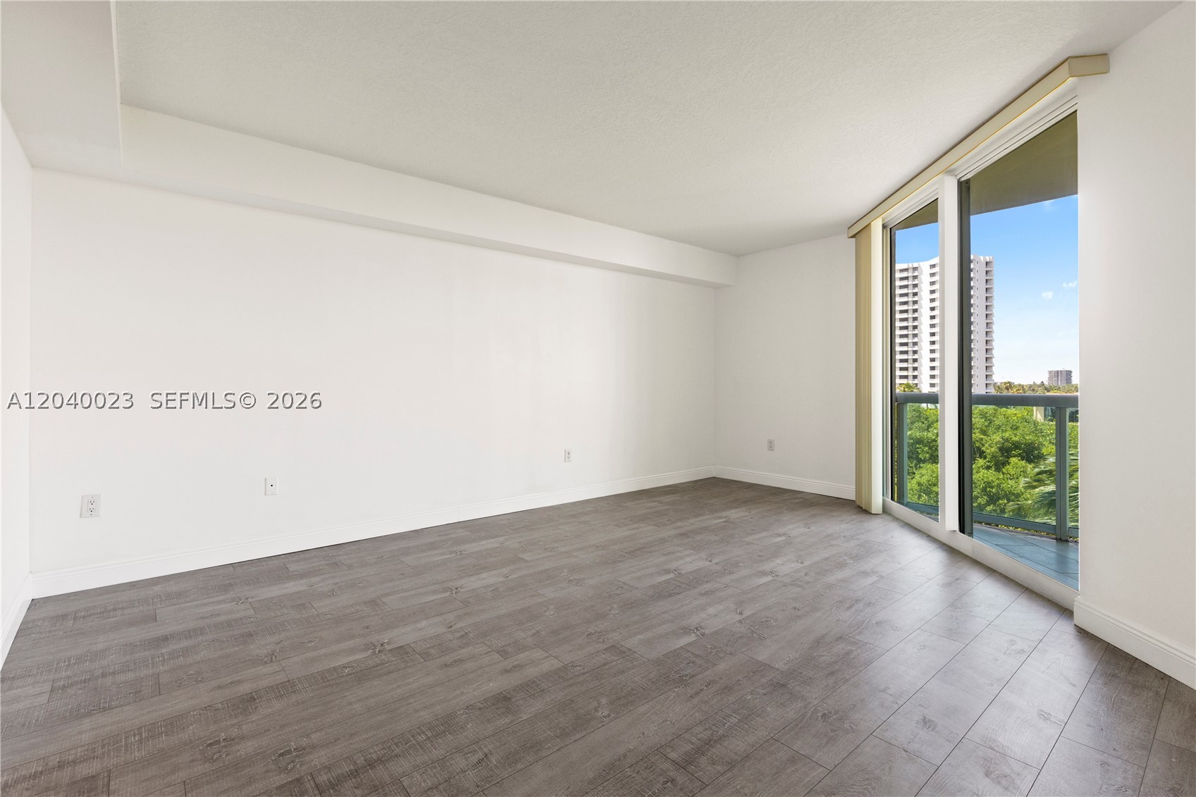 3370 Hidden Bay Dr #602 Aventura, FL 33180