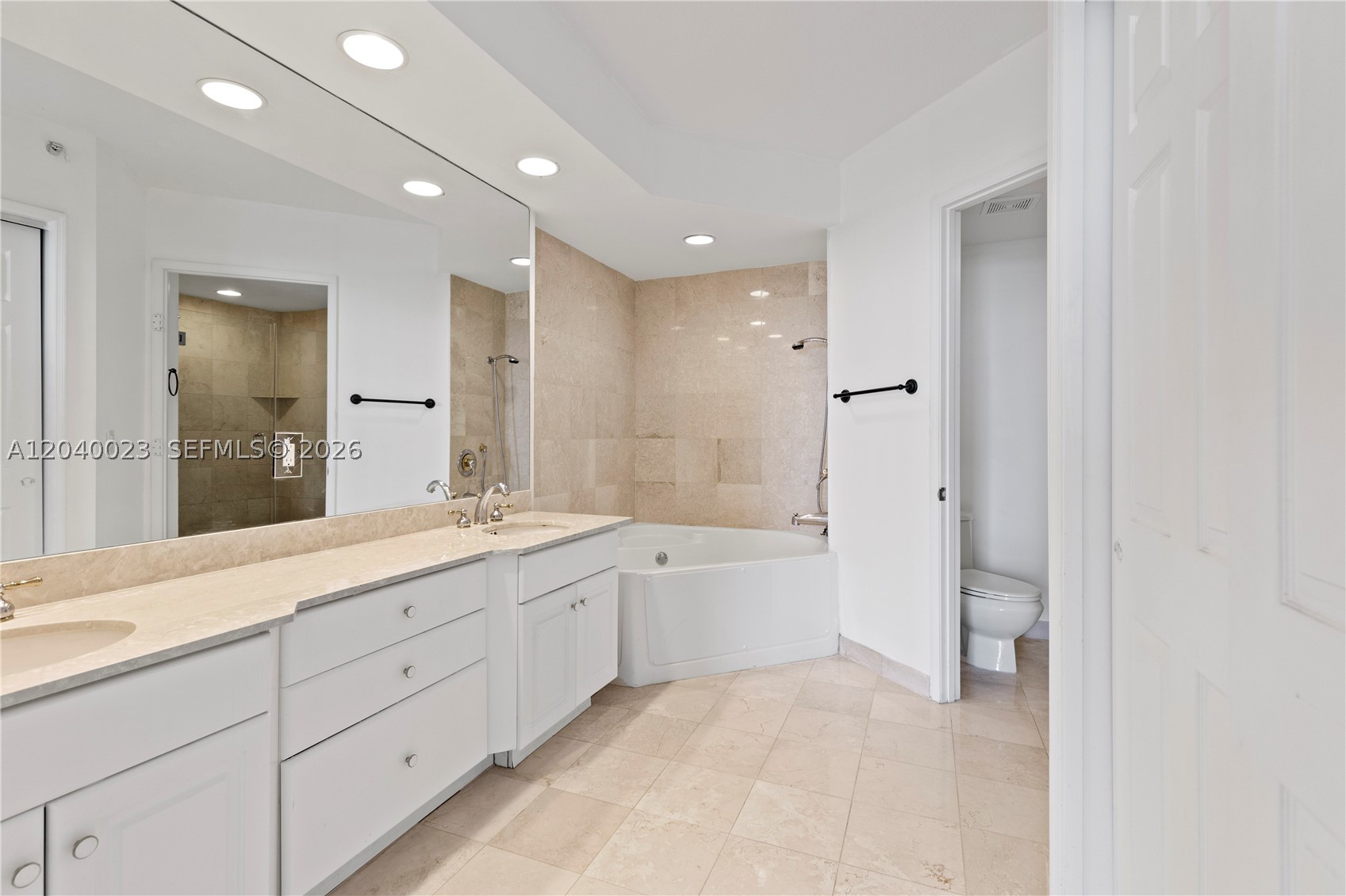 3370 Hidden Bay Dr #602 Aventura, FL 33180