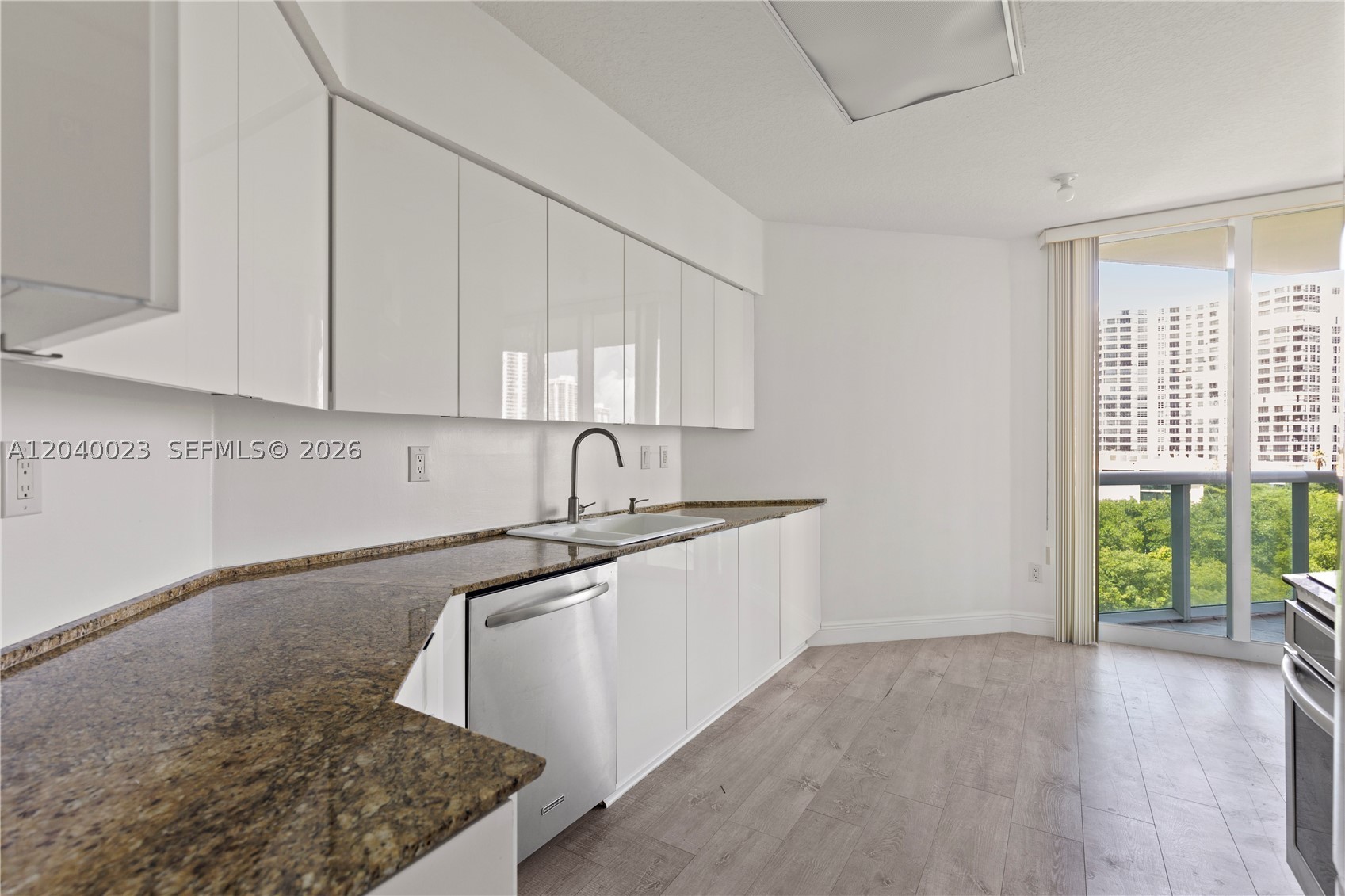 3370 Hidden Bay Dr #602 Aventura, FL 33180