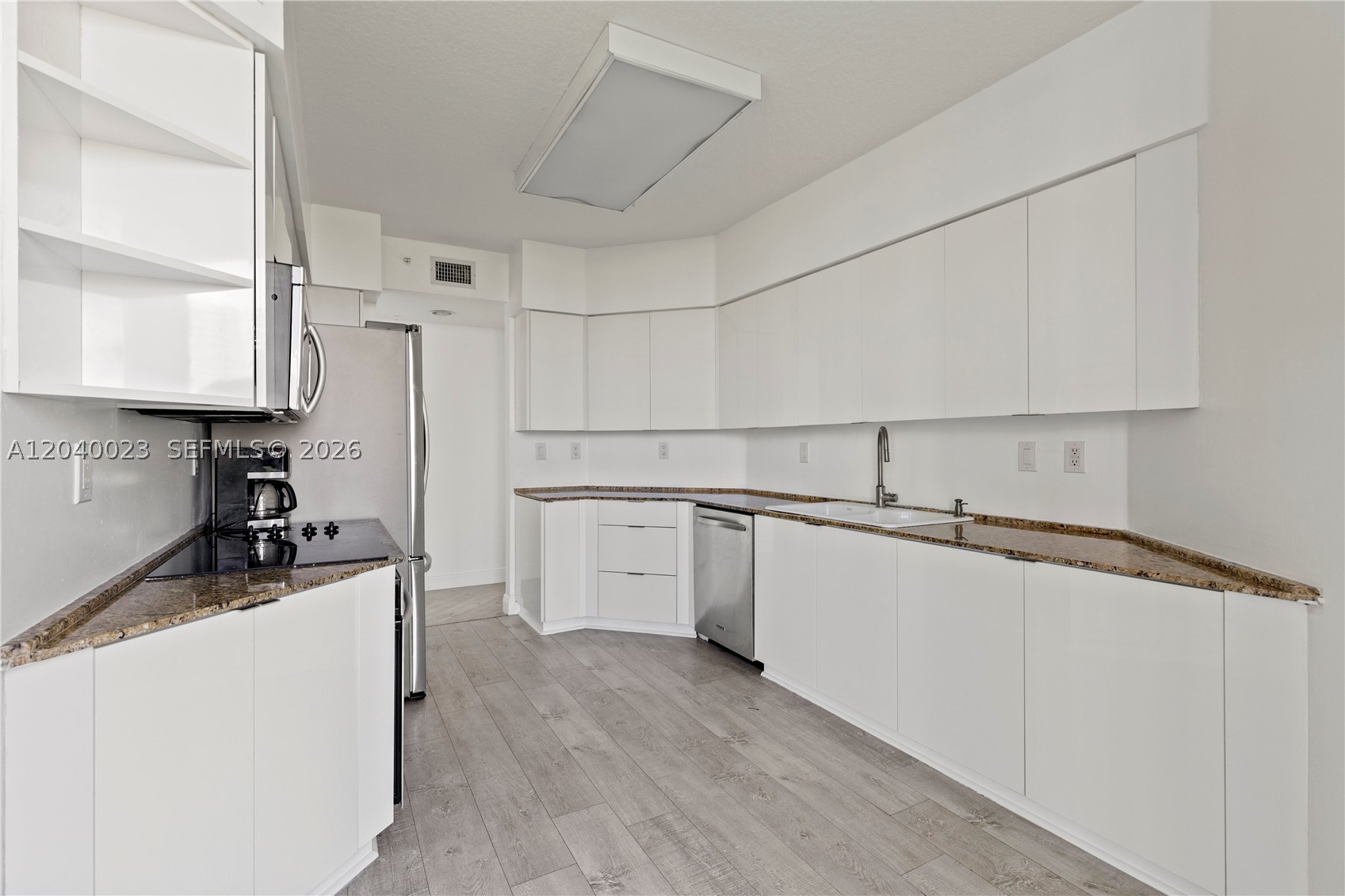 3370 Hidden Bay Dr #602 Aventura, FL 33180
