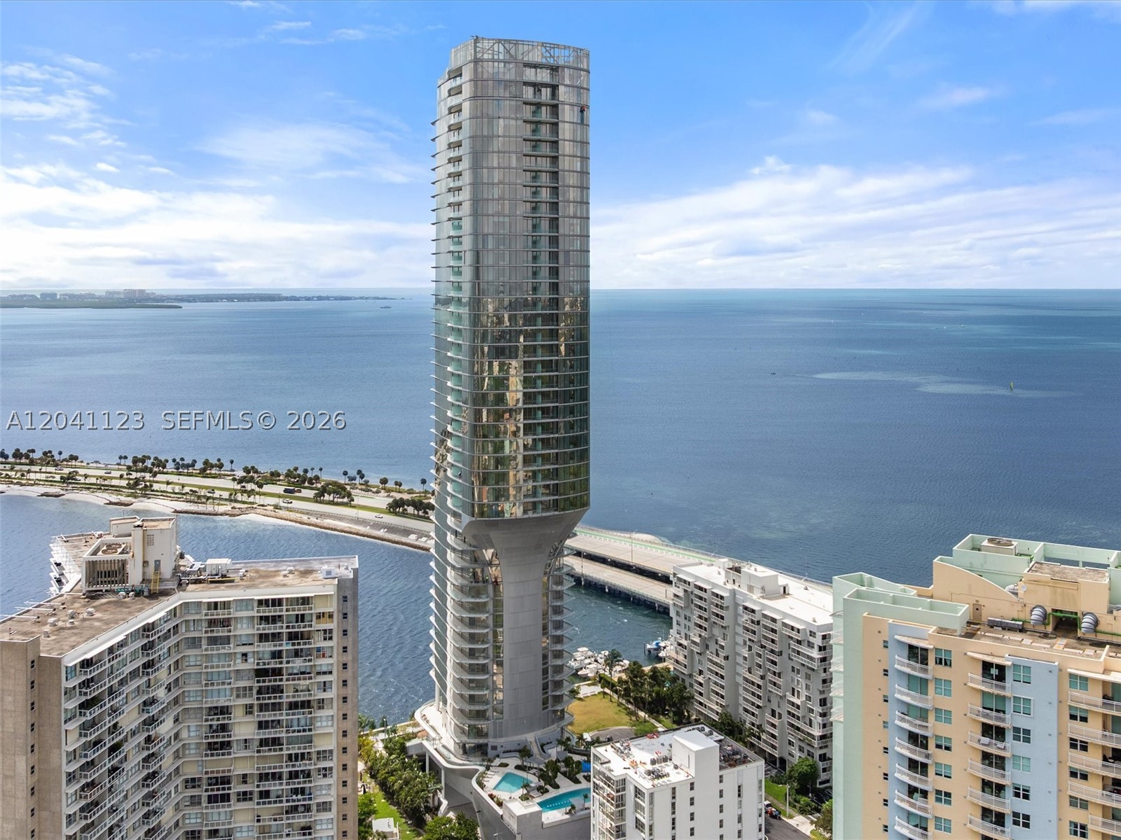 175 SE 25th Rd #502 Miami, FL 33129