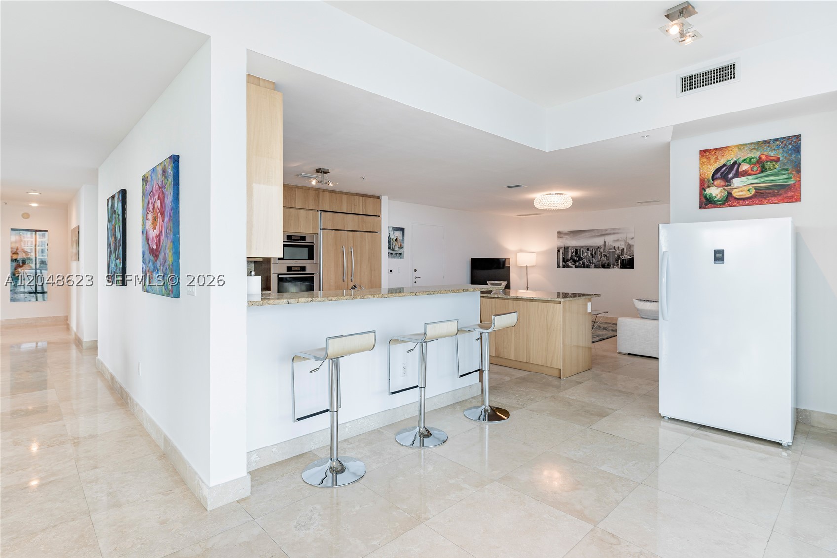 image Continuum South Beach North Tower25