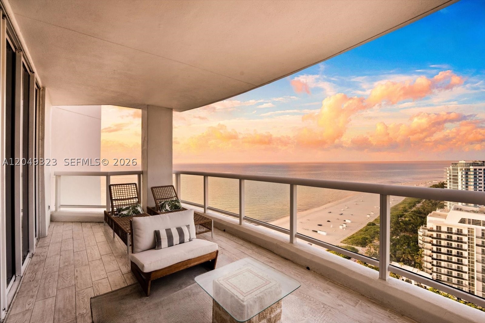 image La Tour Condo2