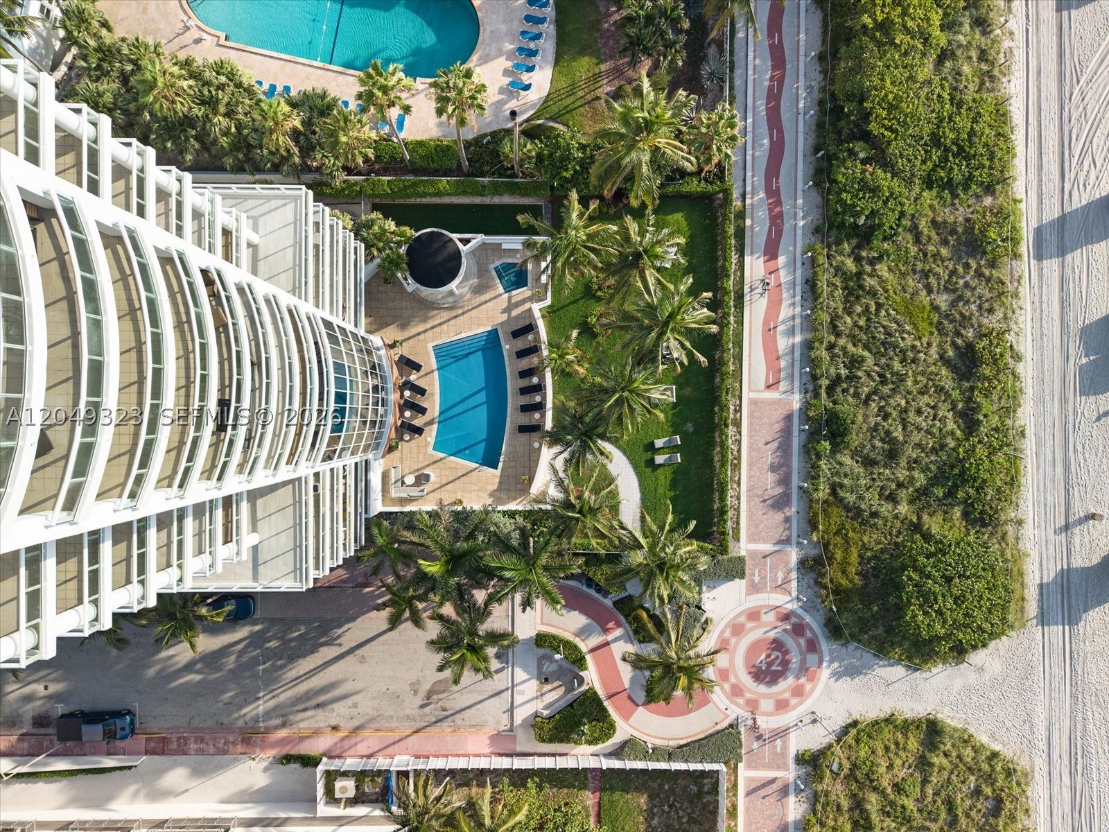 image La Tour Condo37