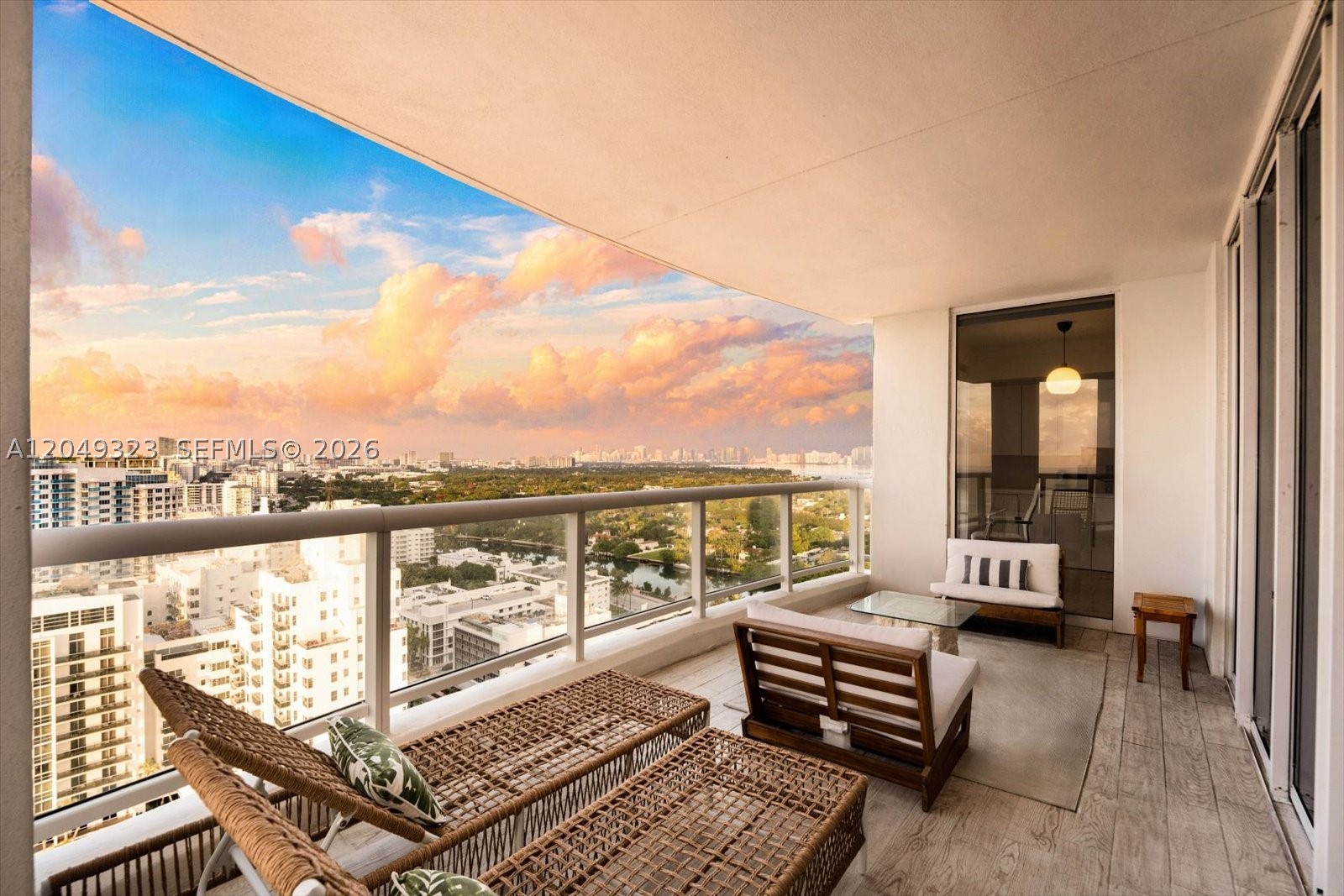 image La Tour Condo3