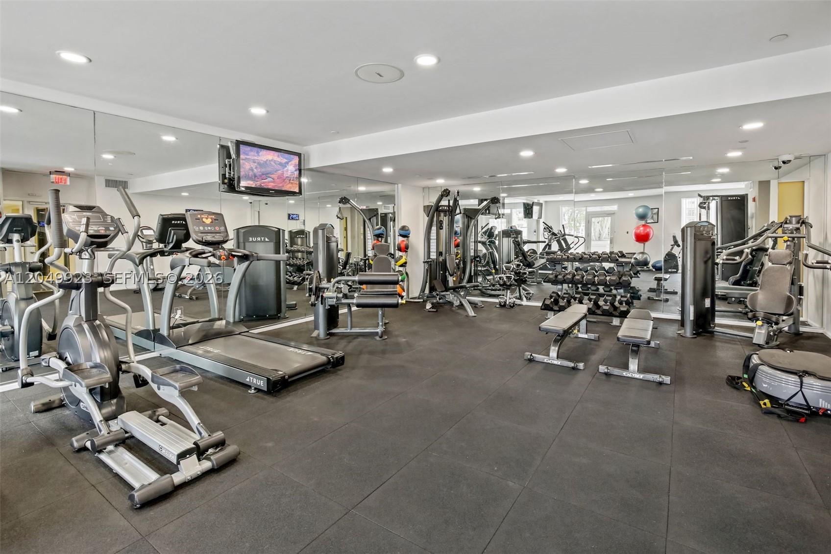 image Ten Aragon Condo17