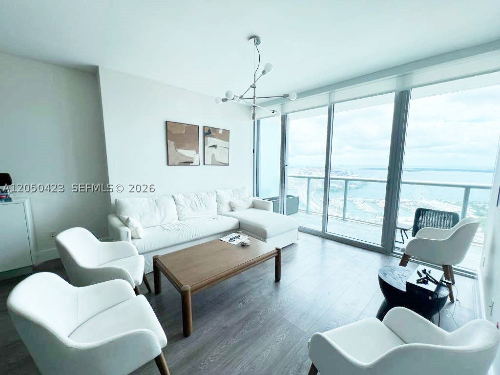 image Marina Blue11