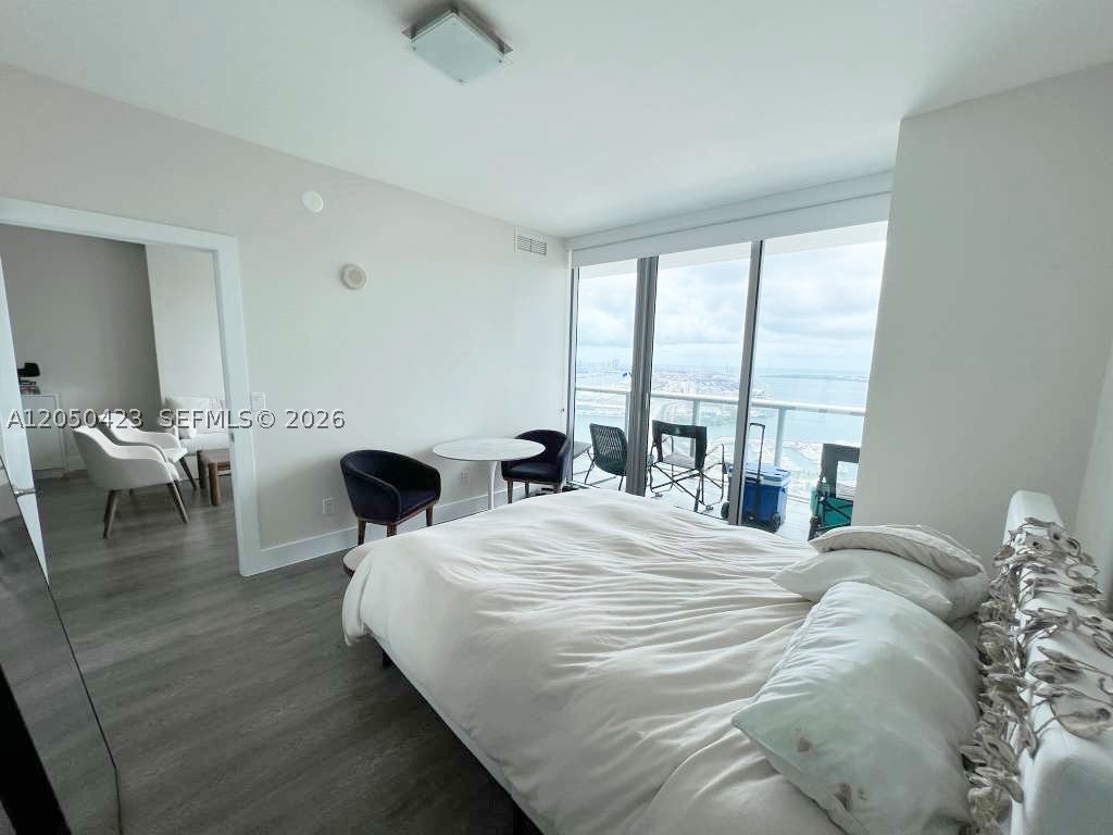 image Marina Blue4