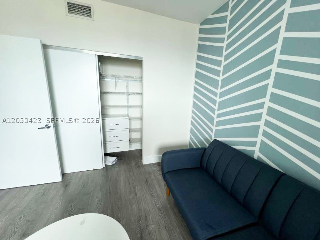 image Marina Blue7