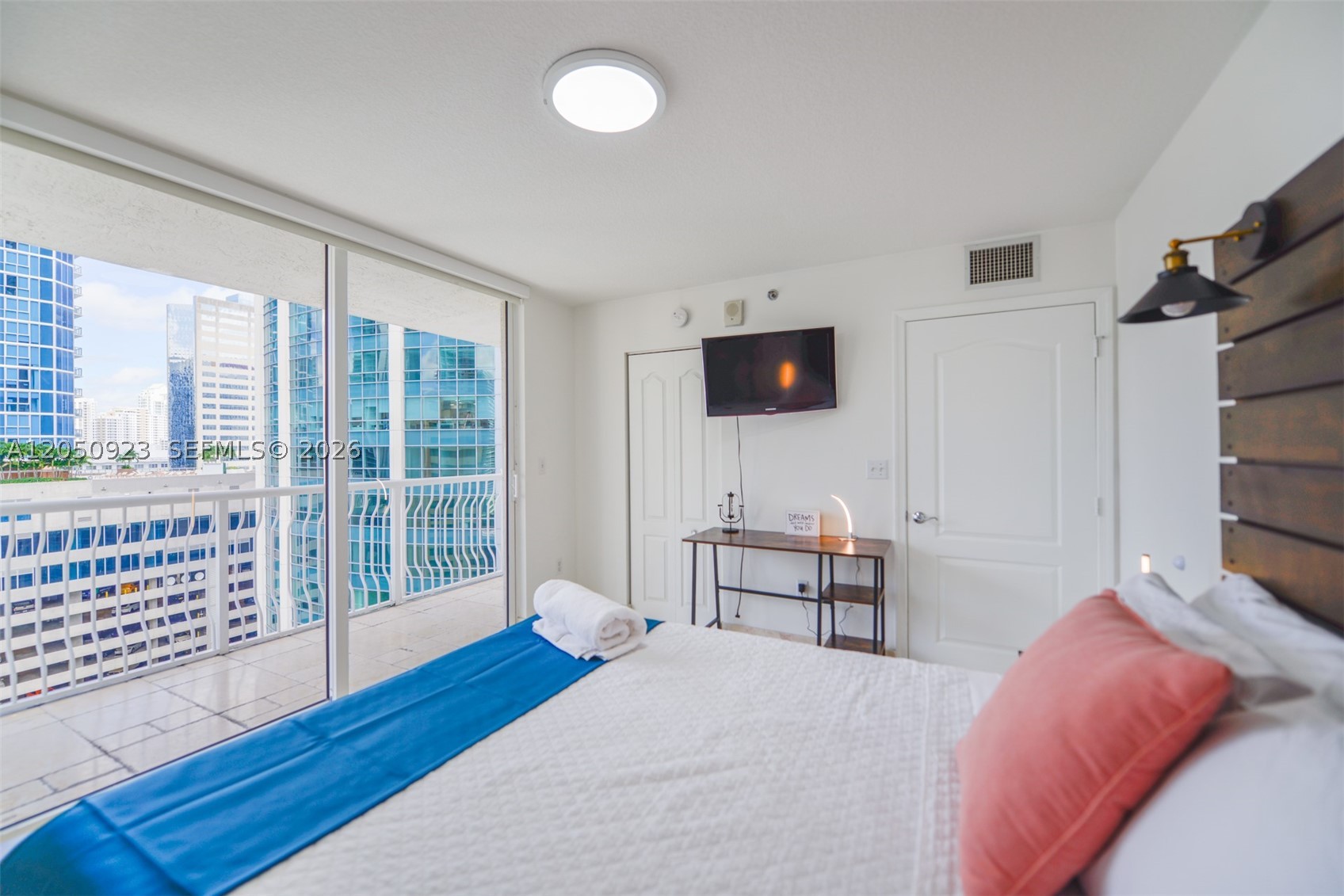 image The Club at Brickell Bay27