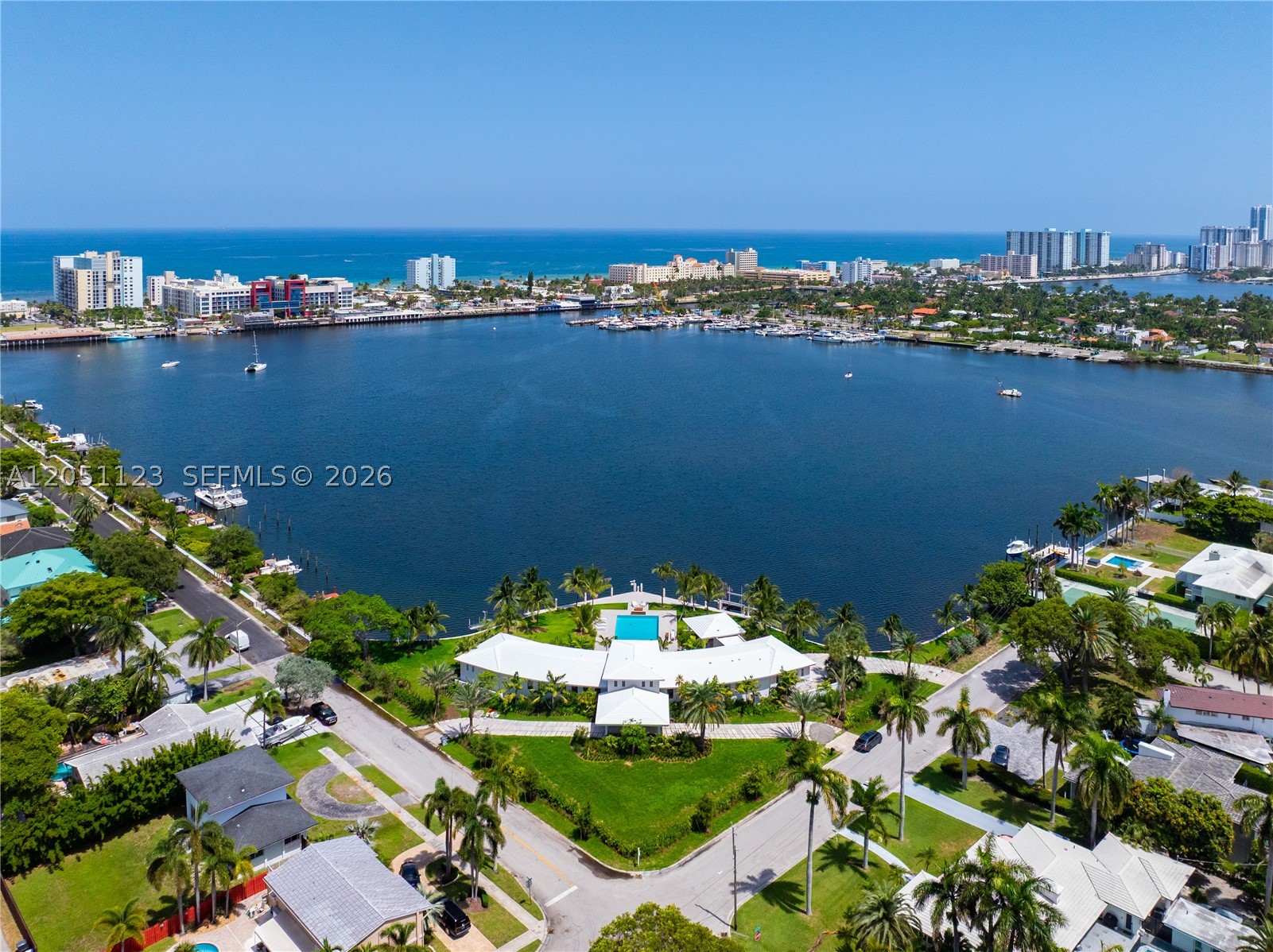 900 N Northlake Dr Hollywood, FL 33019