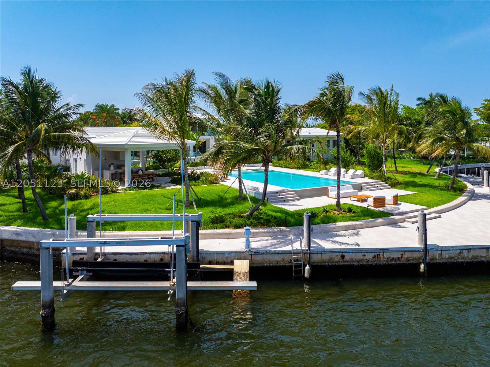 900 N Northlake Dr Hollywood, FL 33019