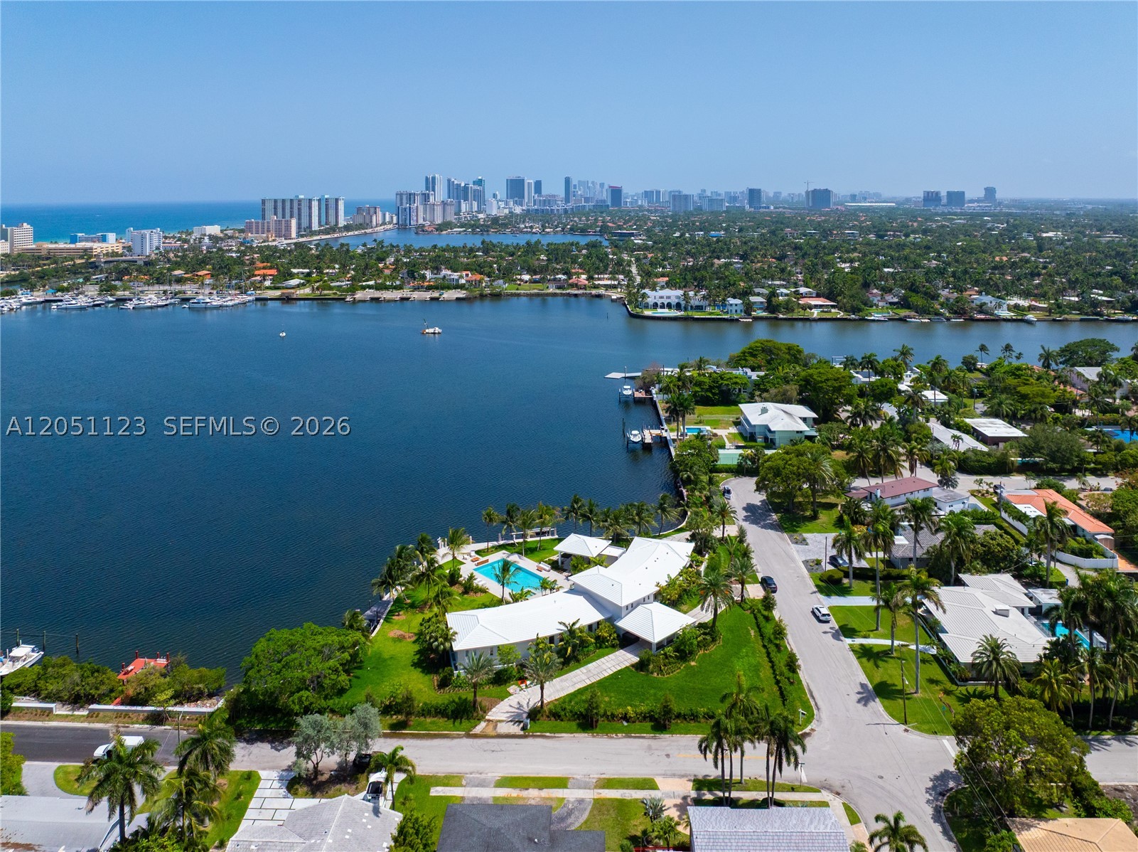 900 N Northlake Dr Hollywood, FL 33019