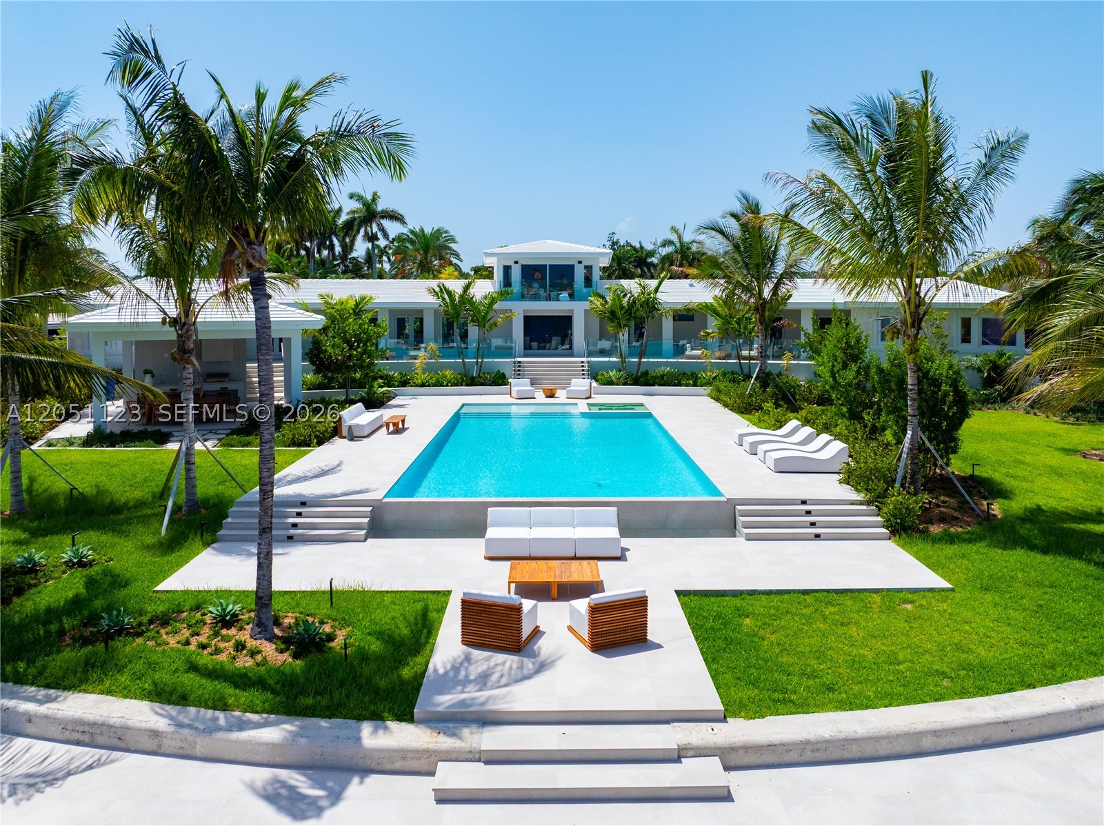 900 N Northlake Dr Hollywood, FL 33019