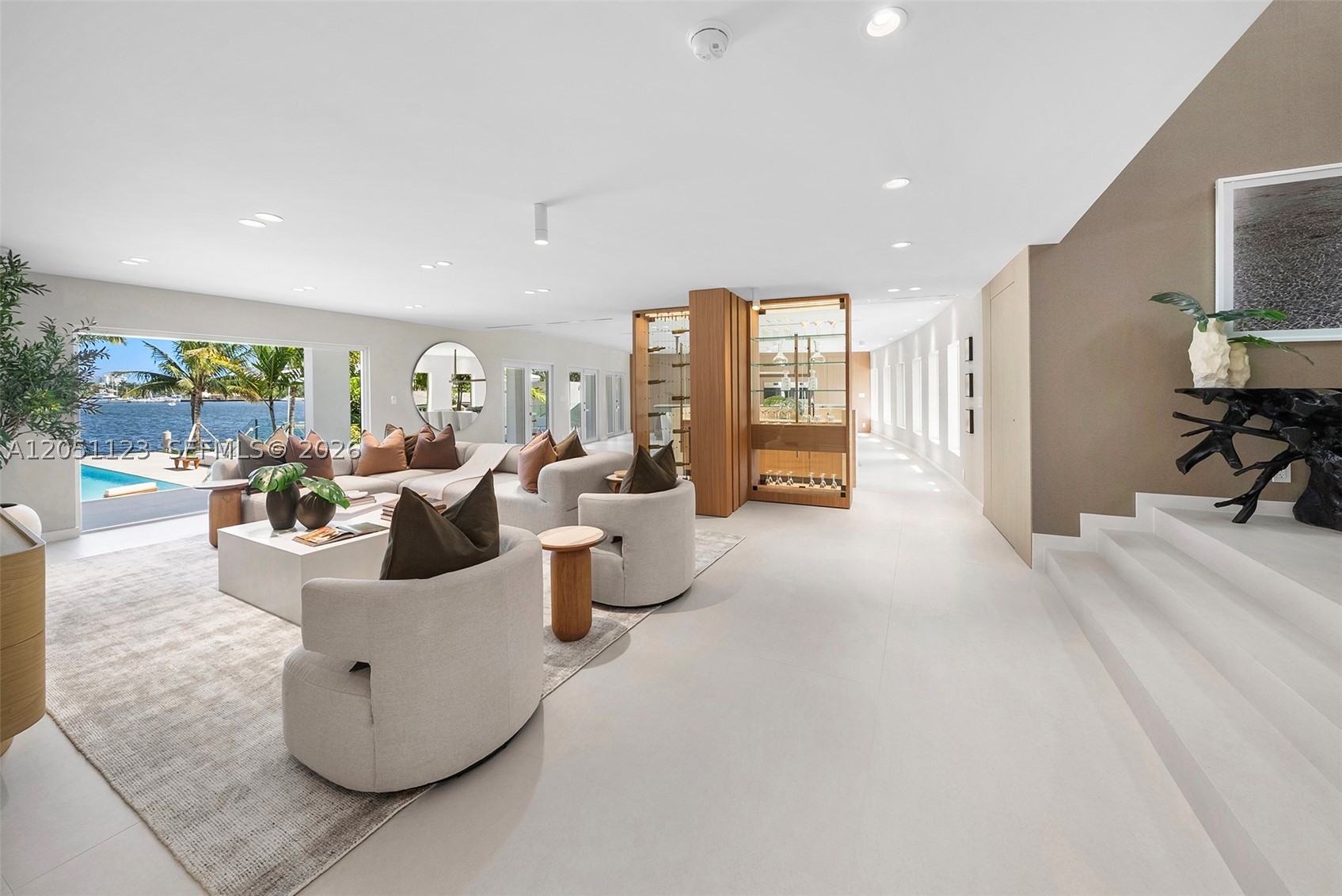 900 N Northlake Dr Hollywood, FL 33019