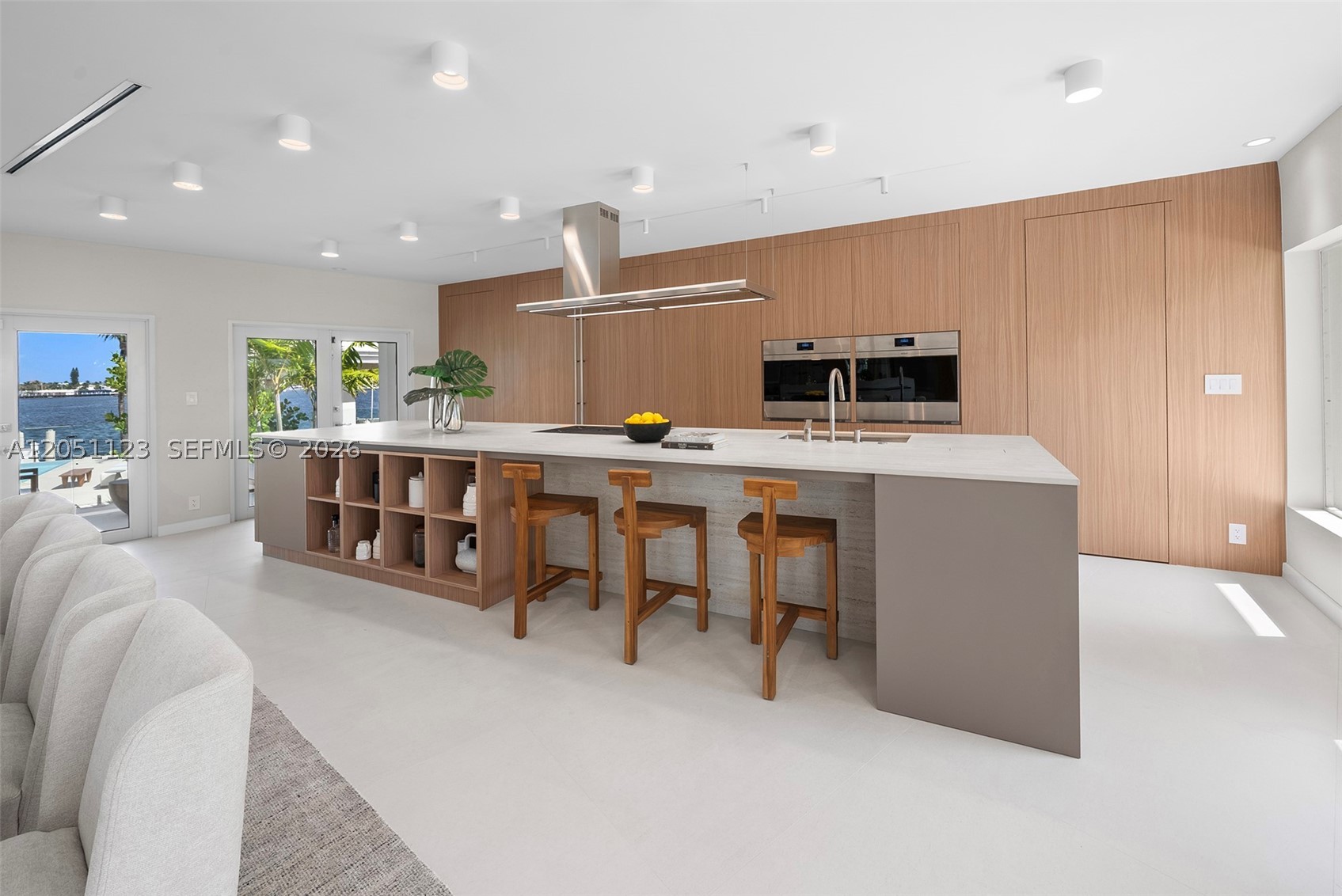 900 N Northlake Dr Hollywood, FL 33019