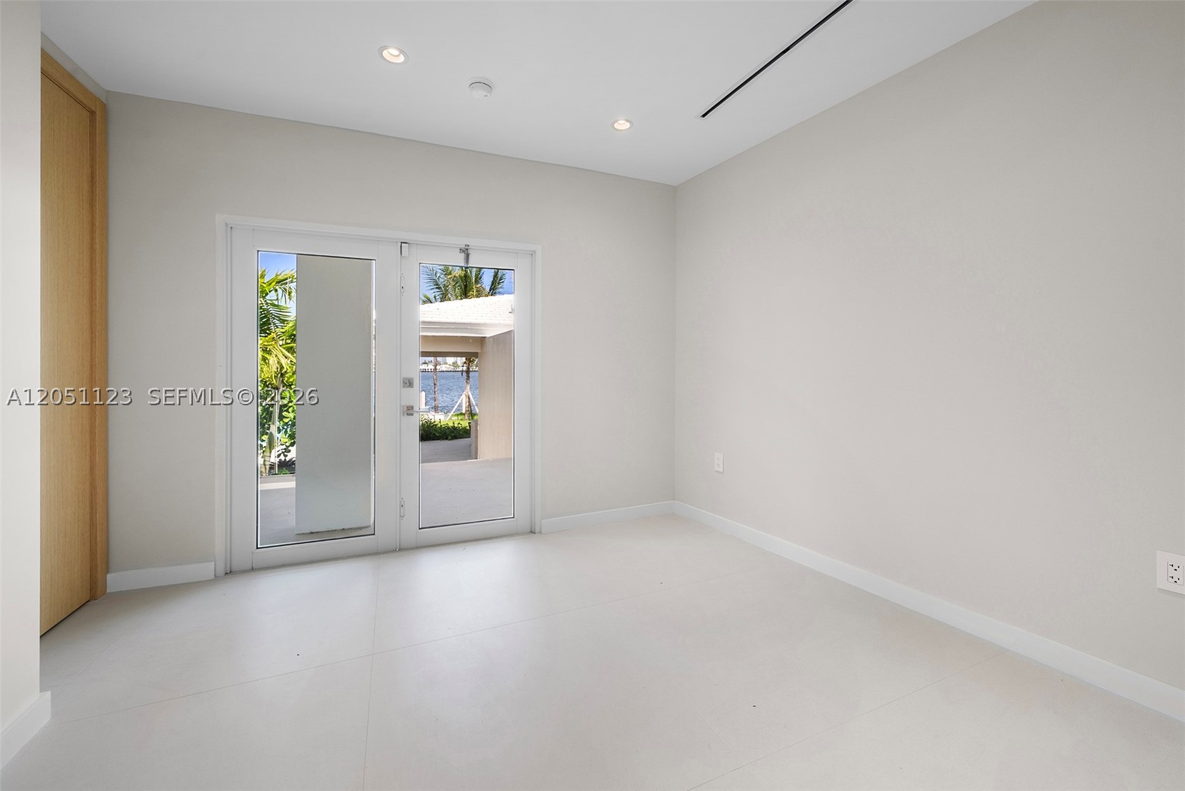 900 N Northlake Dr Hollywood, FL 33019