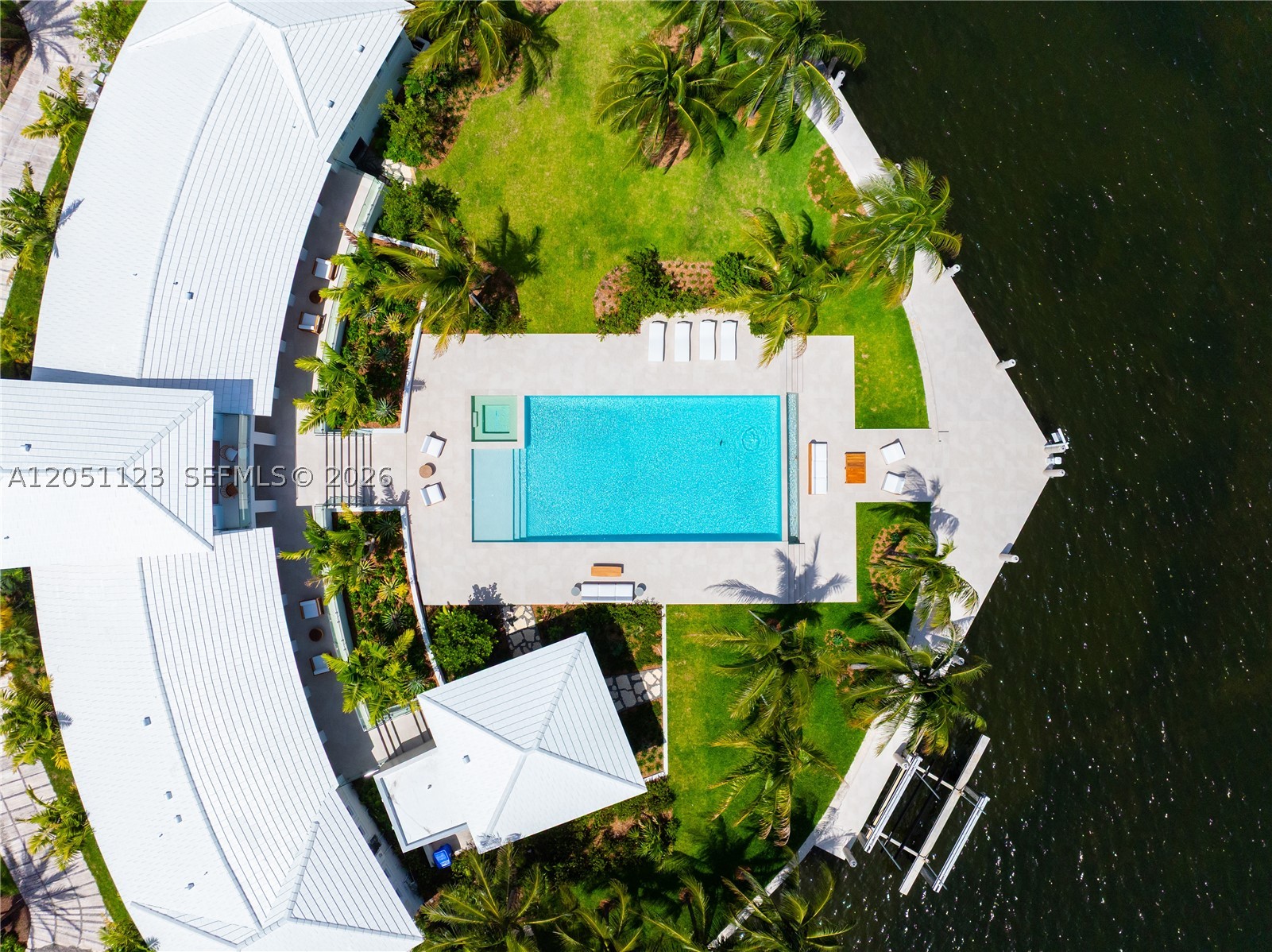 900 N Northlake Dr Hollywood, FL 33019