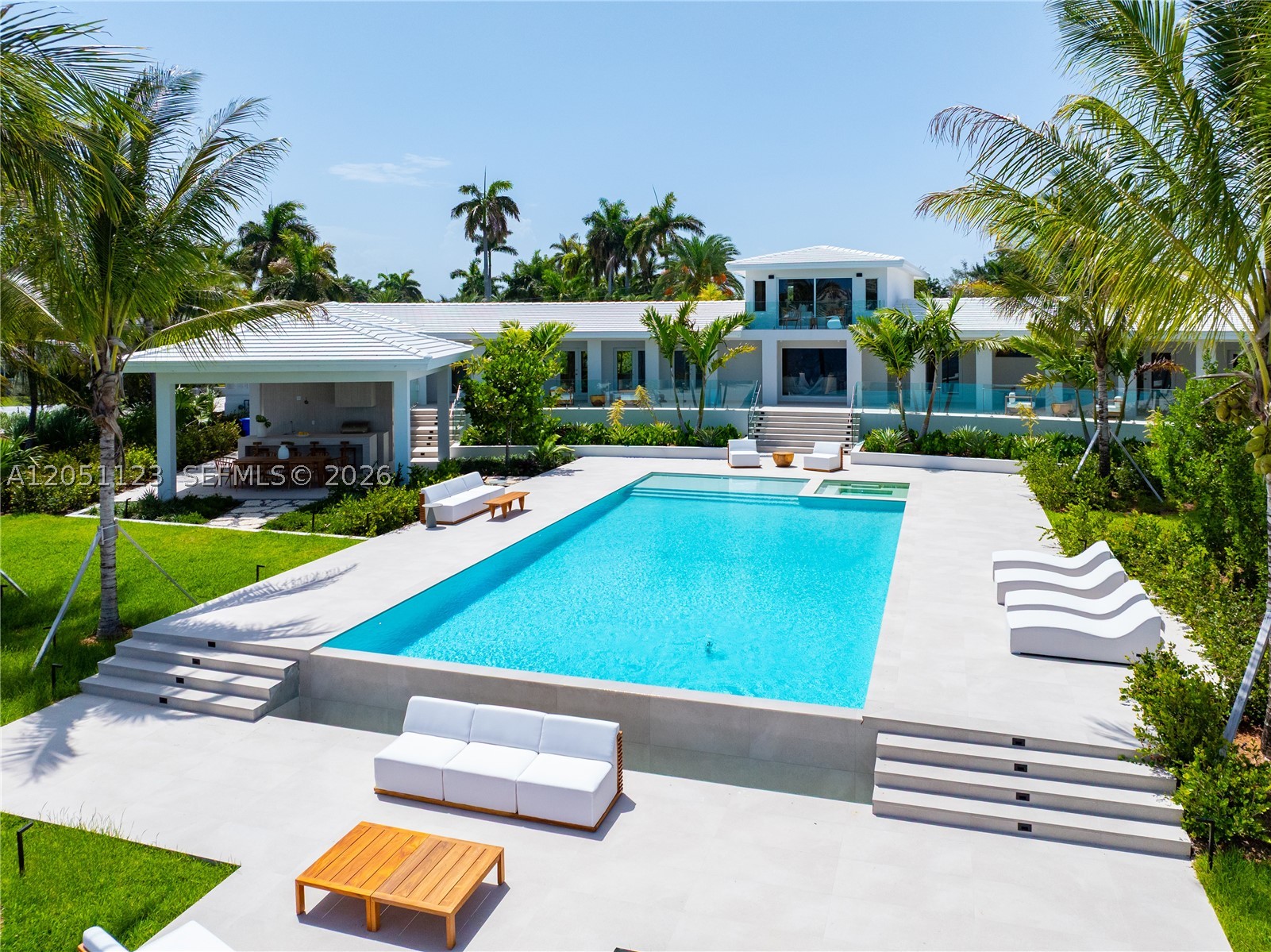 900 N Northlake Dr Hollywood, FL 33019