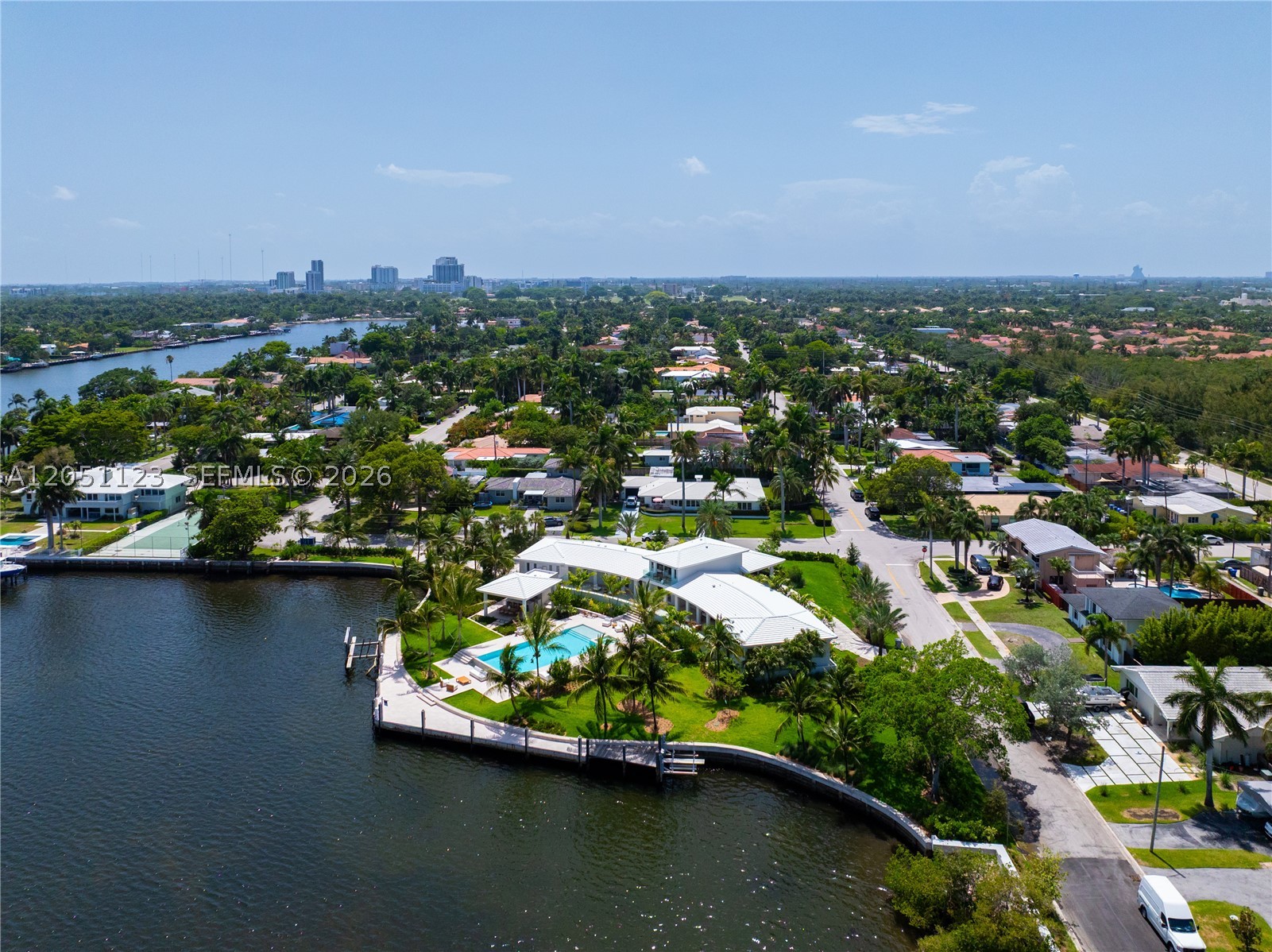 900 N Northlake Dr Hollywood, FL 33019