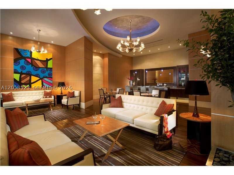 244 Biscayne Bl #250