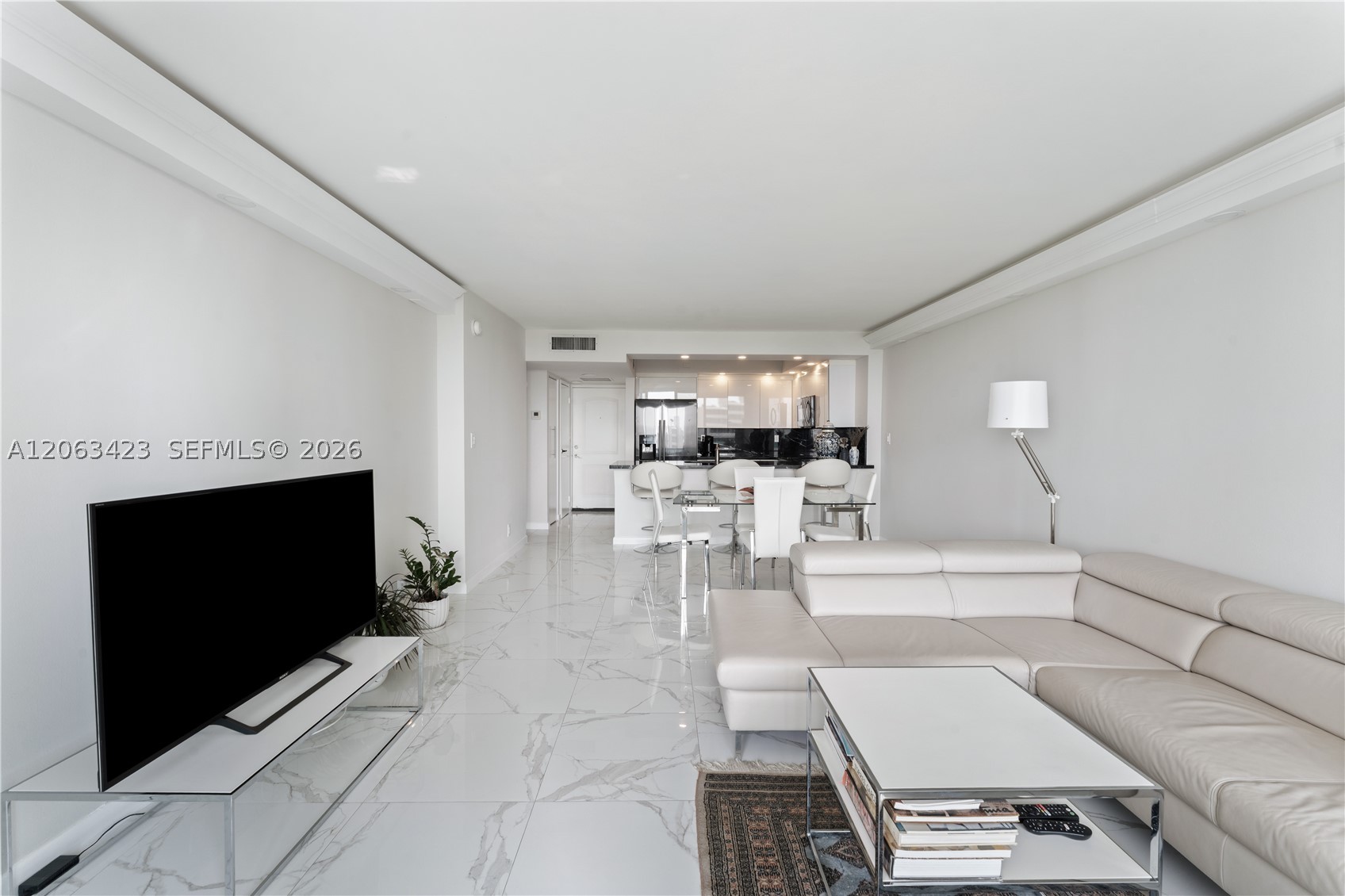 image Arlen House East11