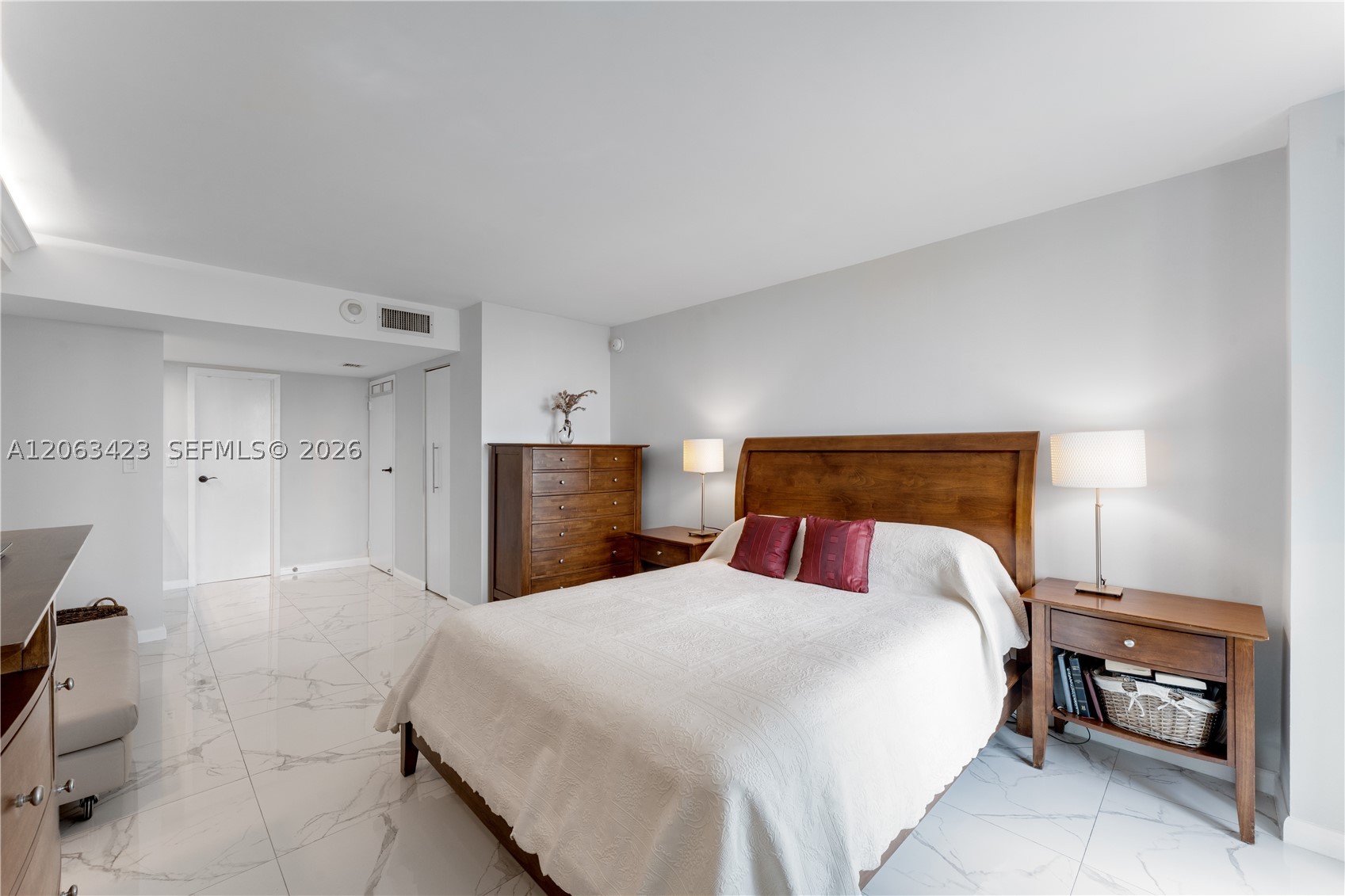 image Arlen House East13