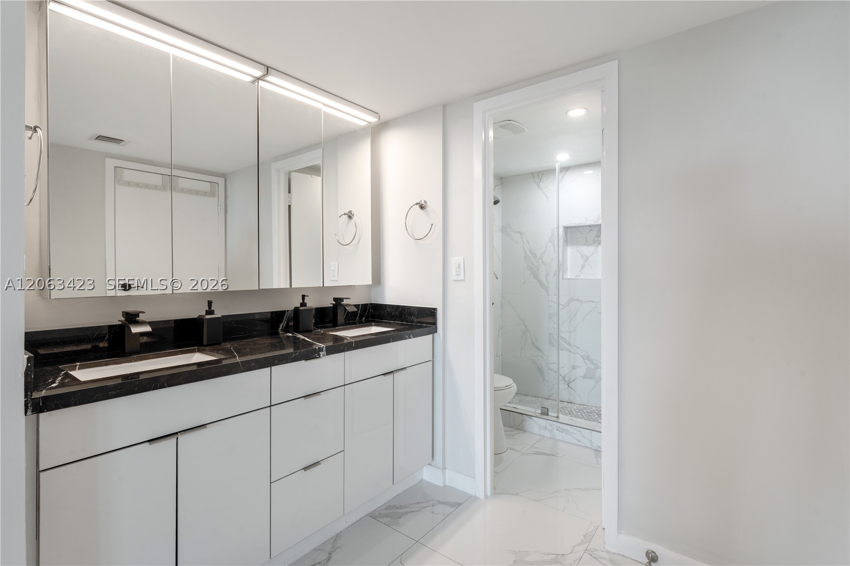 image Arlen House East15