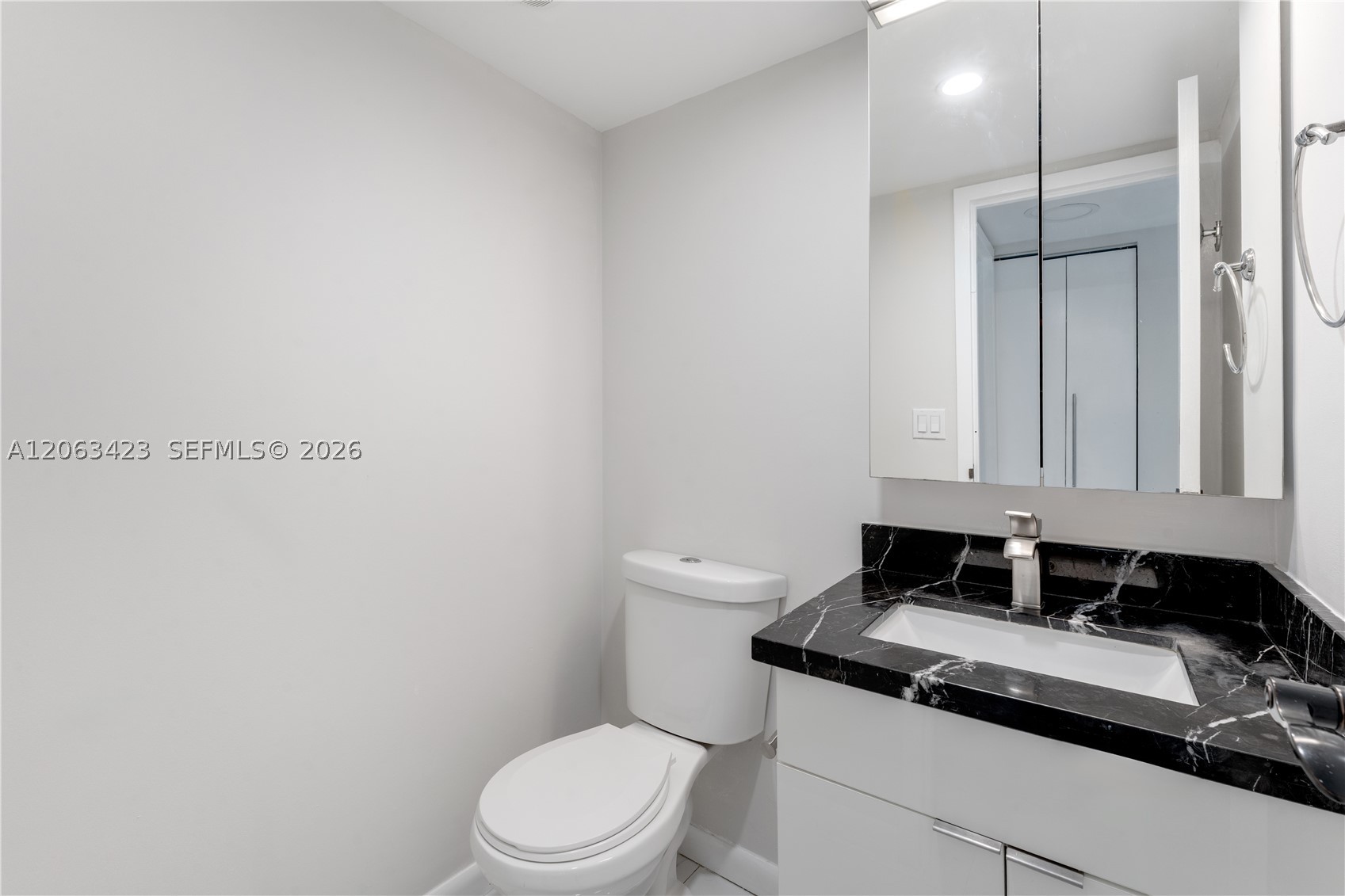image Arlen House East19
